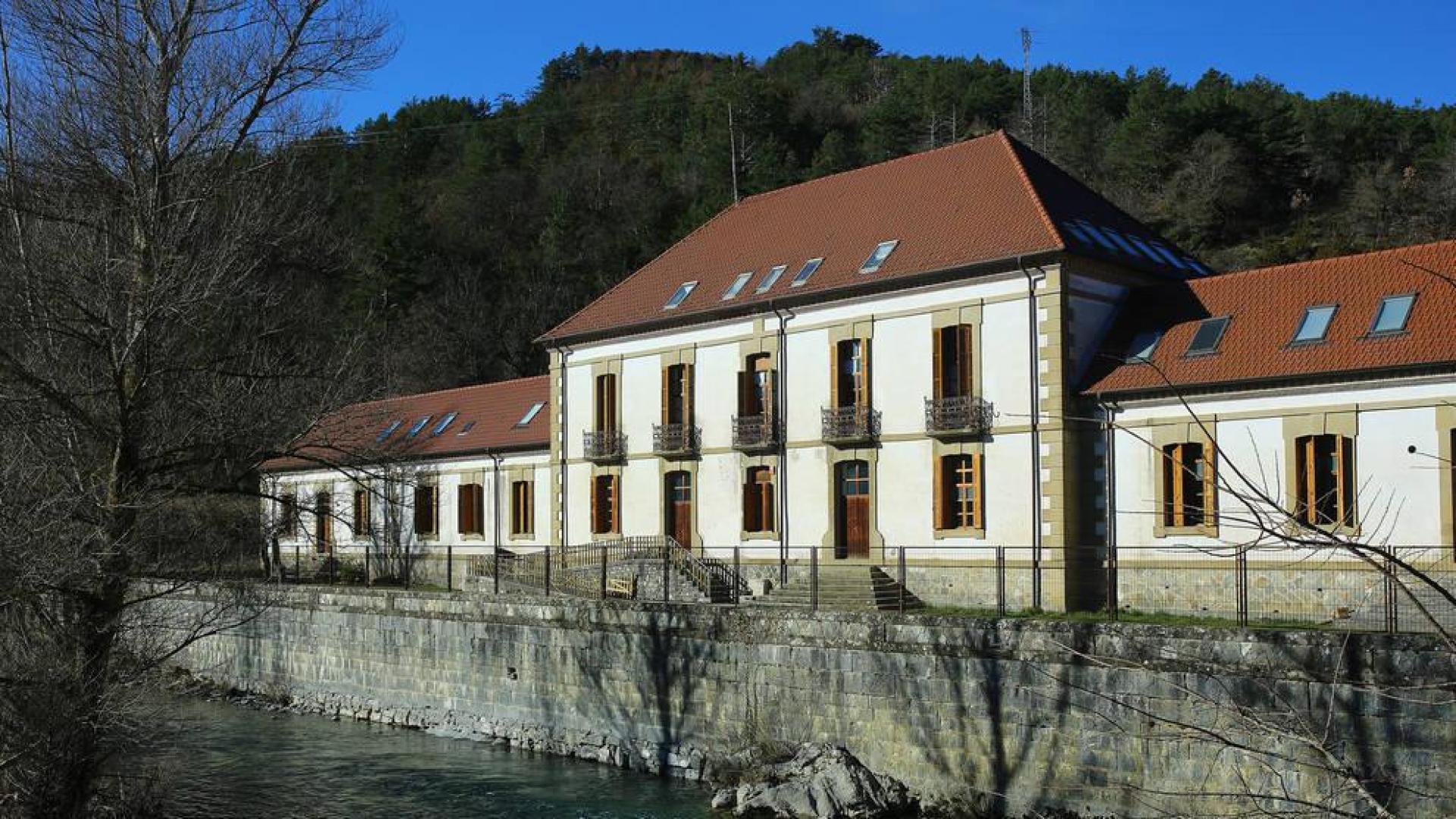 Escuelas de 133 años buscan uso en Roncal