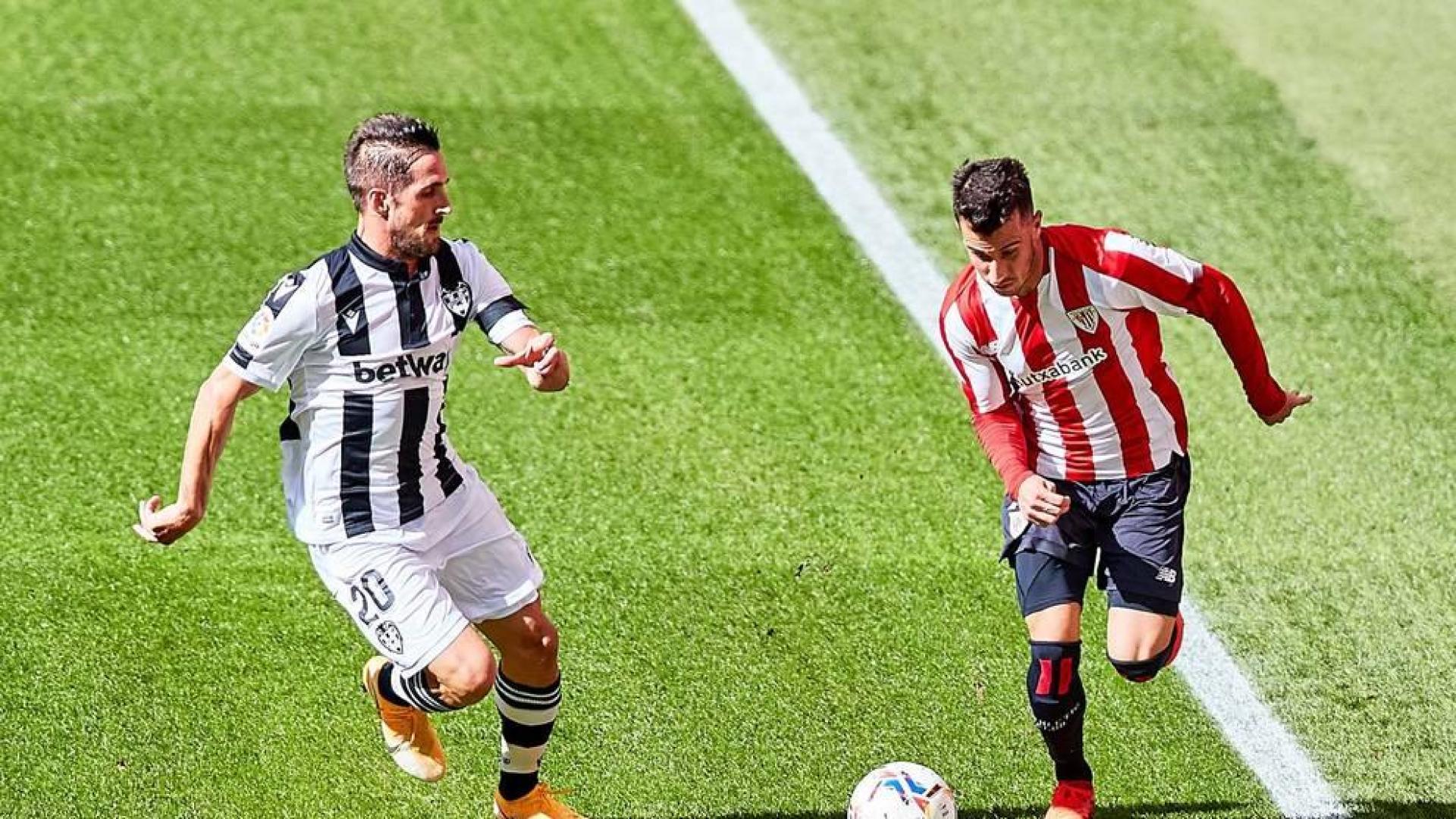 Berenguer y Williams reflotan al Athletic en un gran partido