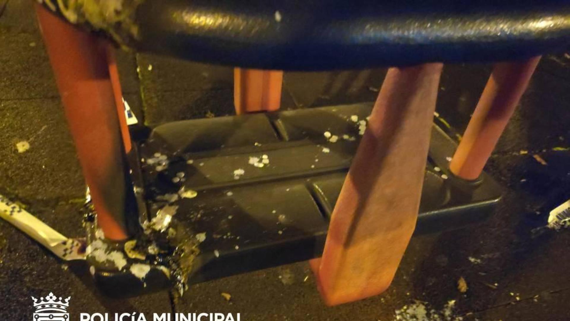 Identificados tras quemar varios columpios en un parque de la Rochapea