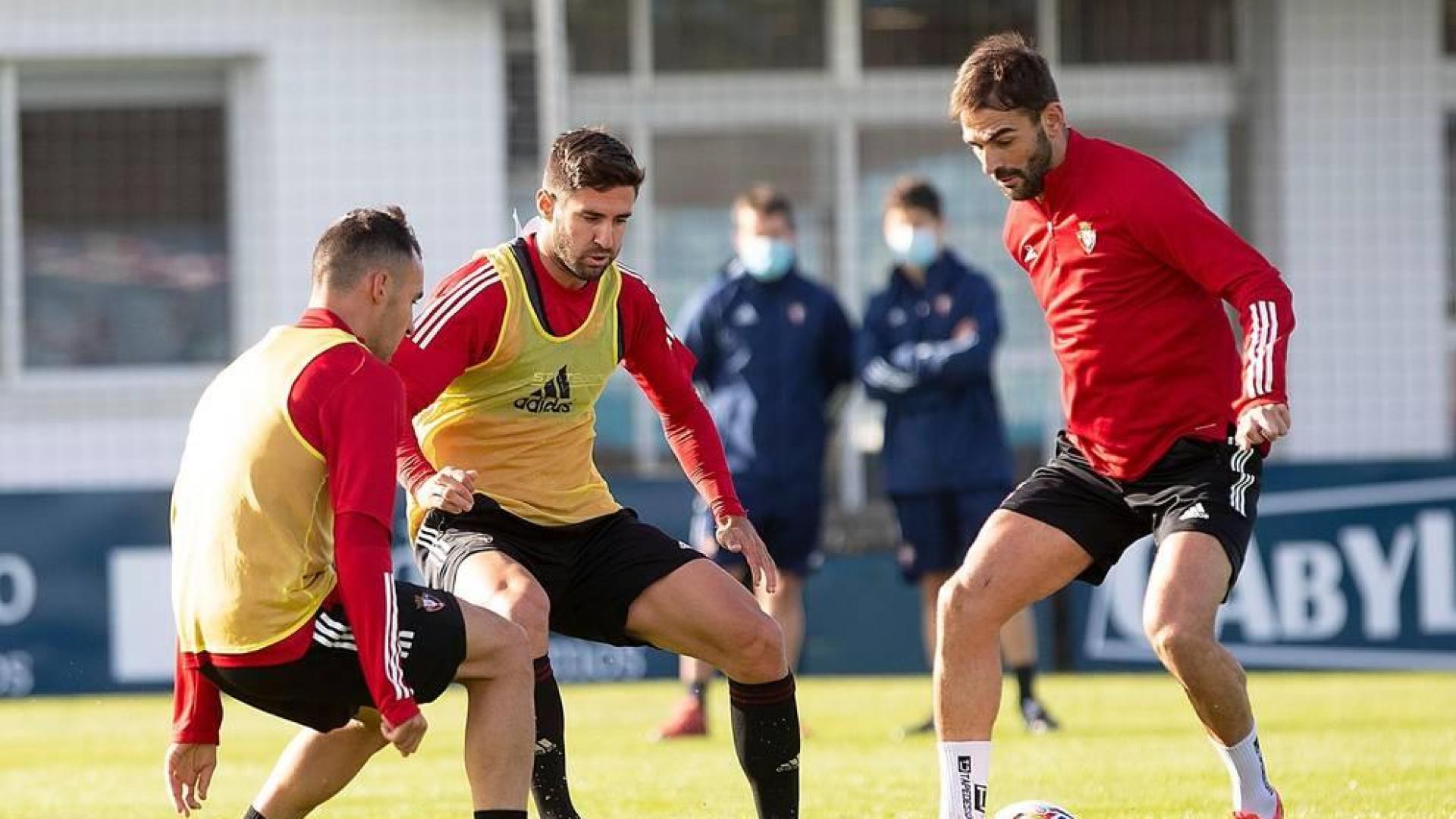 Osasuna se ejercita con siete jugadores después de empatar ante el Eibar