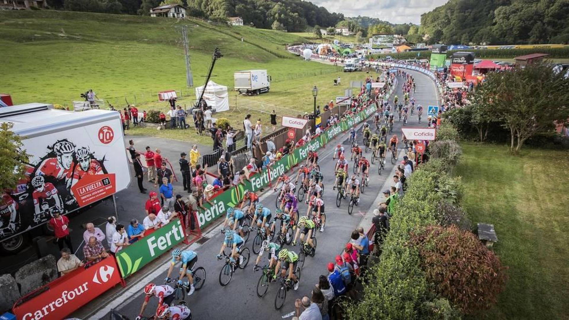 Imágenes de la llegada de la Vuelta Ciclista a España a Navarra, con el final de etapa en Urdax-Dantxarinea.