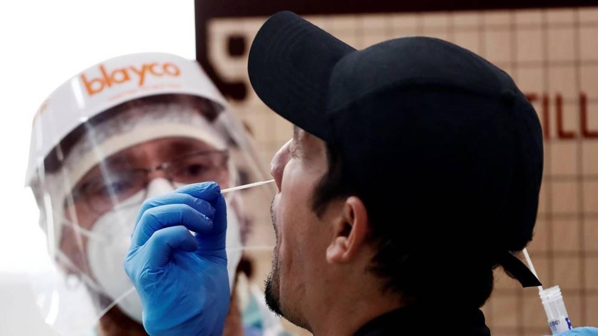 Imágenes de este lunes 19 de octubre de las pruebas PCR realizadas en Refena