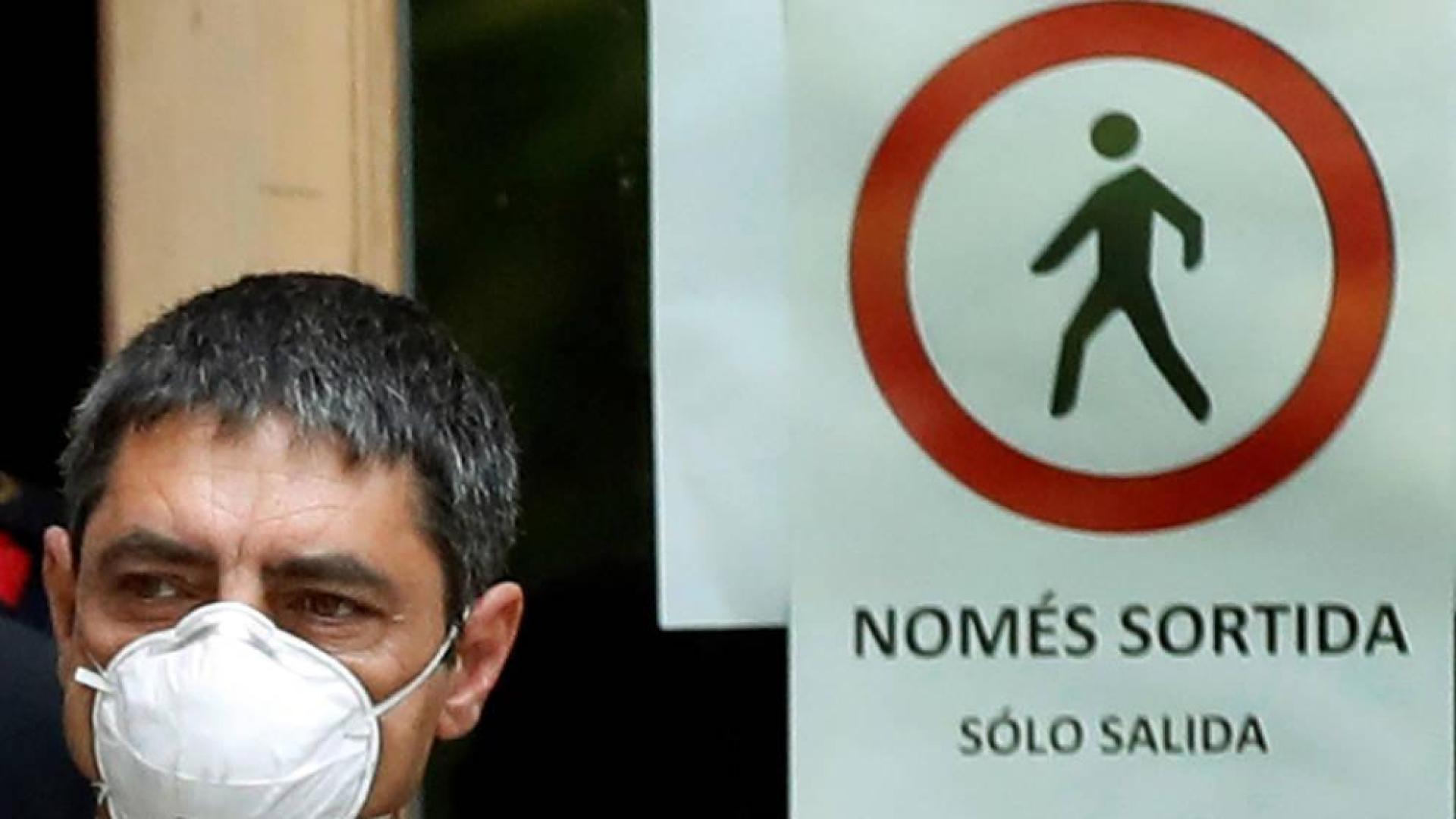 El mayor de los Mossos Josep Lluís Trapero sale de la Audiencia de Barcelona.