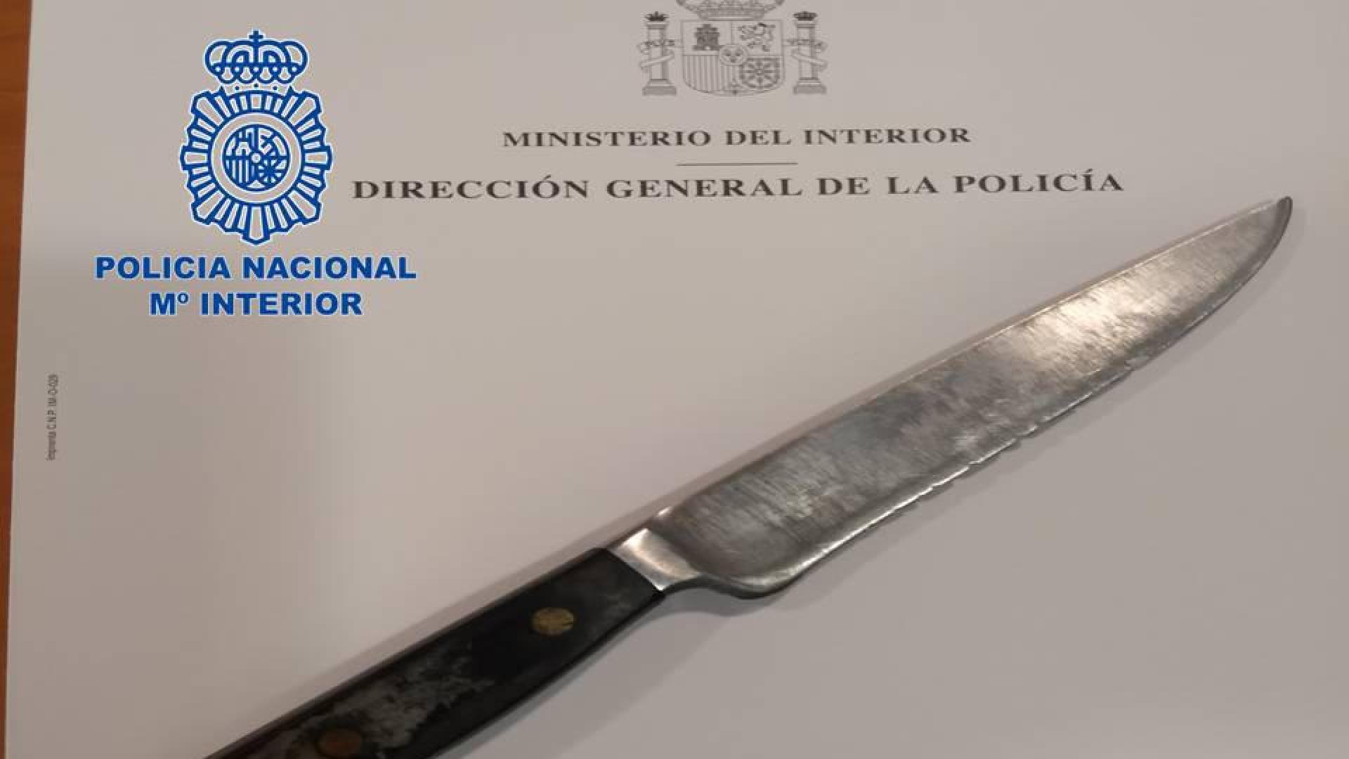 Detenido por intentar apuñalar a un agente de la Policía Nacional
