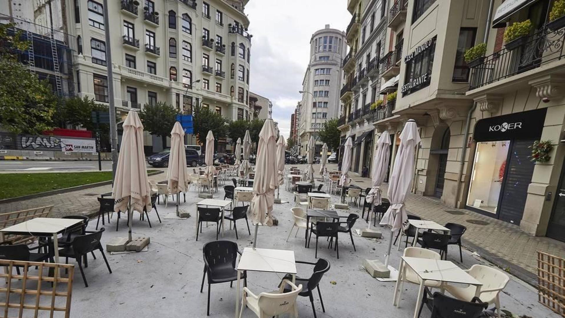 Los navarros viven este jueves la primera jornada de confinamiento perimetral de la Comunidad con cierta normalidad pero con muchas dudas sobre qué pueden hacer o no en esta nueva fase de restricciones, encaminadas a reducir la tasa de contagio de coronavirus.