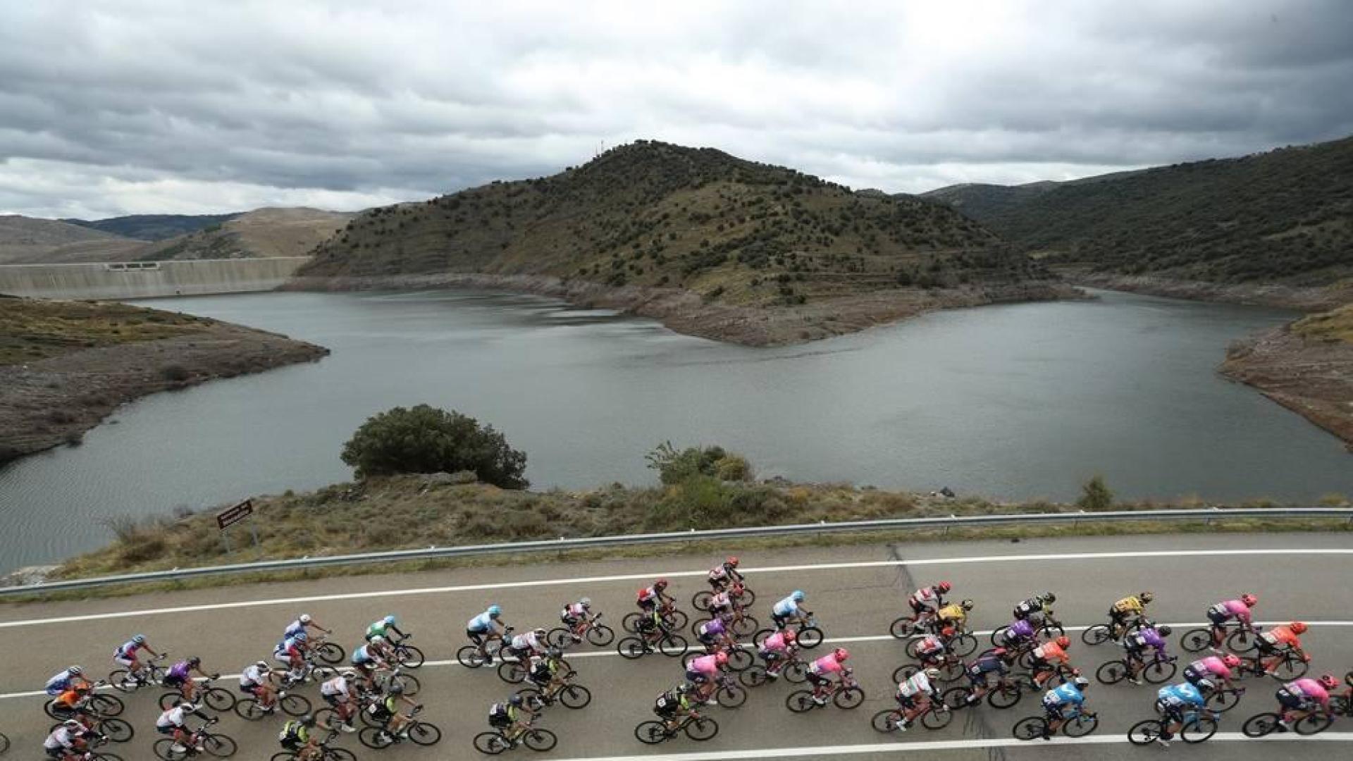 Arranca la tercera etapa de la Vuelta, Lodosa-Laguna Negra