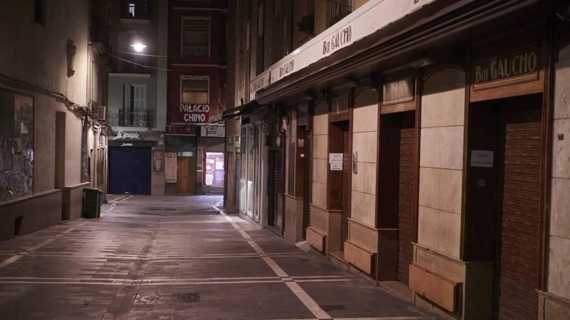 Refuerzo de villavesas en hora punta en el primer día de confinamiento