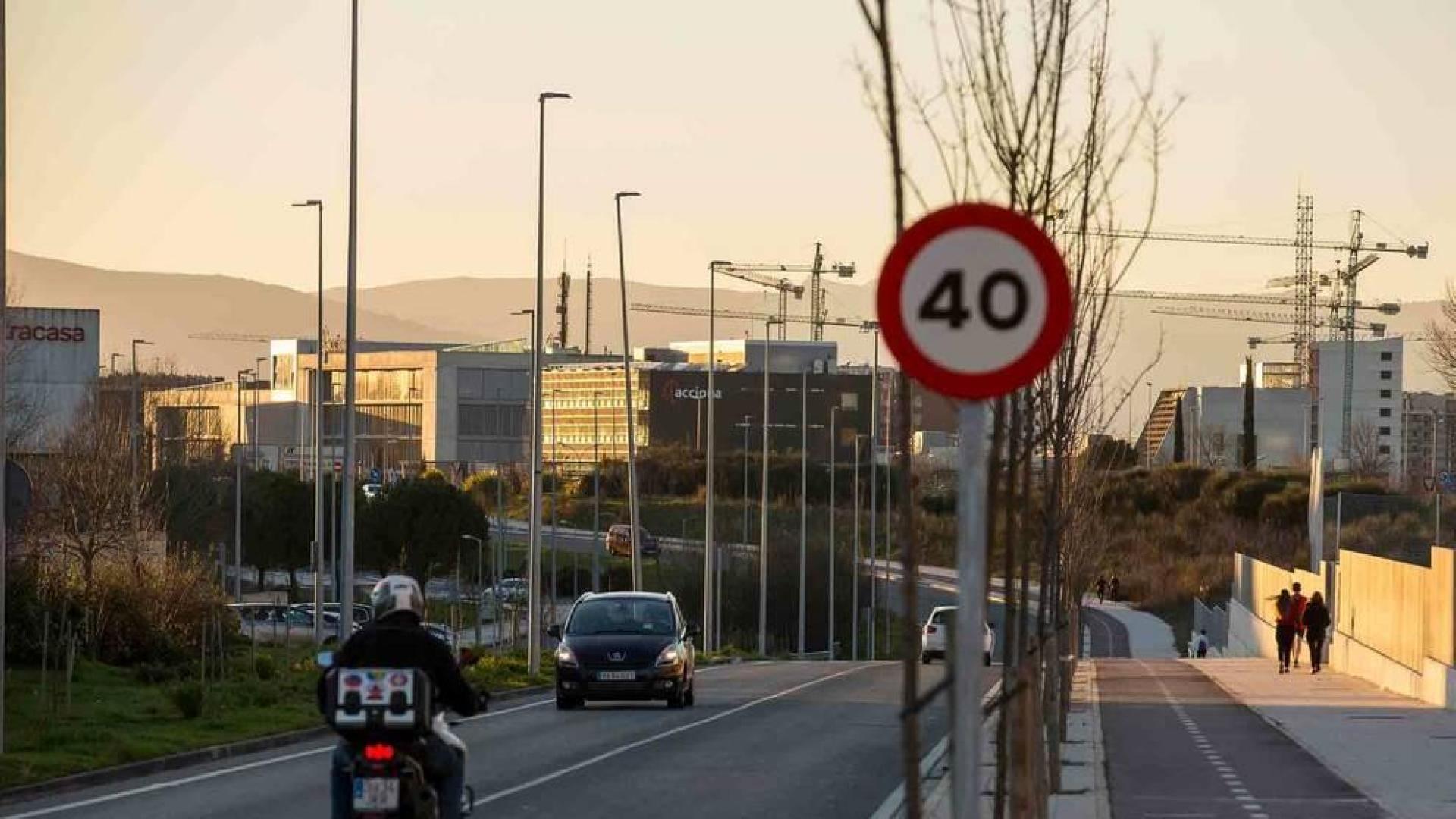 Piden seguridad en el acceso a Sarriguren por Salesianos