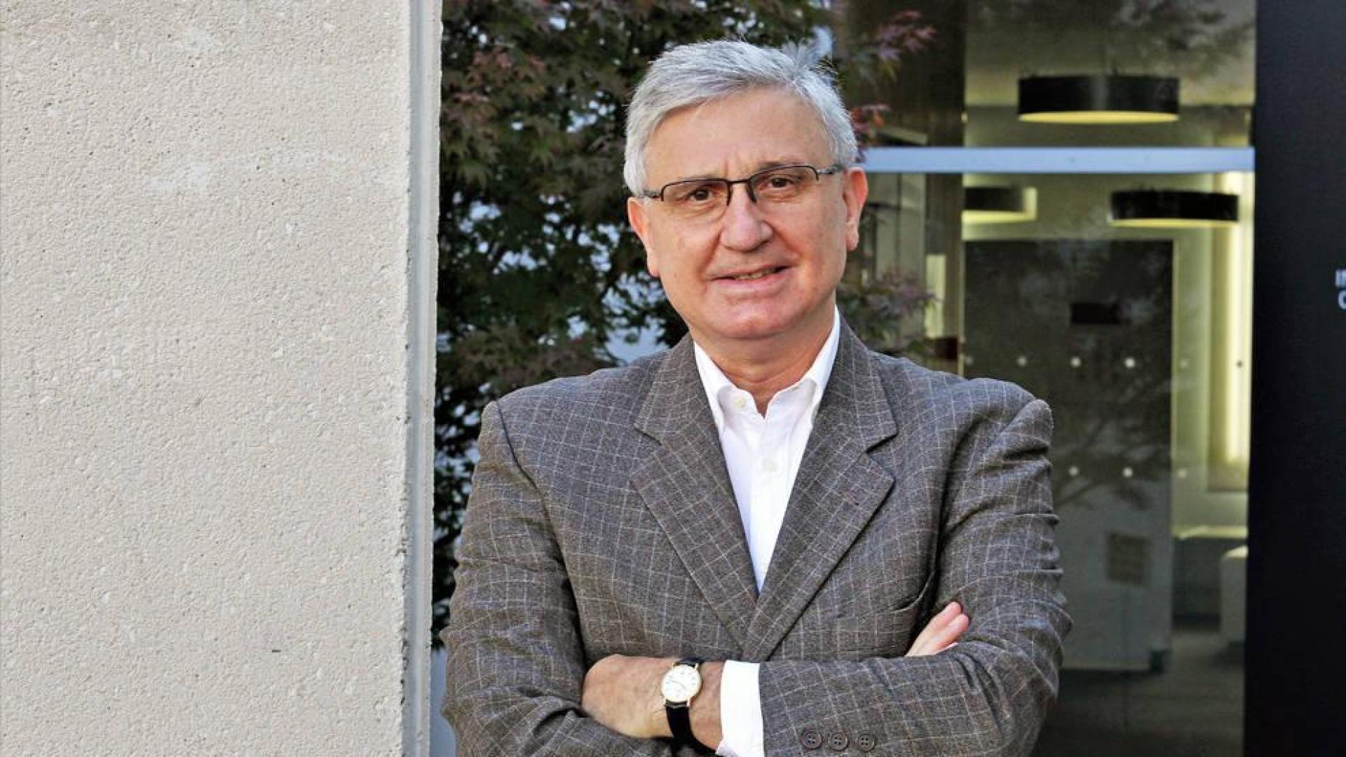Fernando Sarráis, psiquiatra: “Hay que vacunarse del covid y de todo lo que nos hace sufrir”