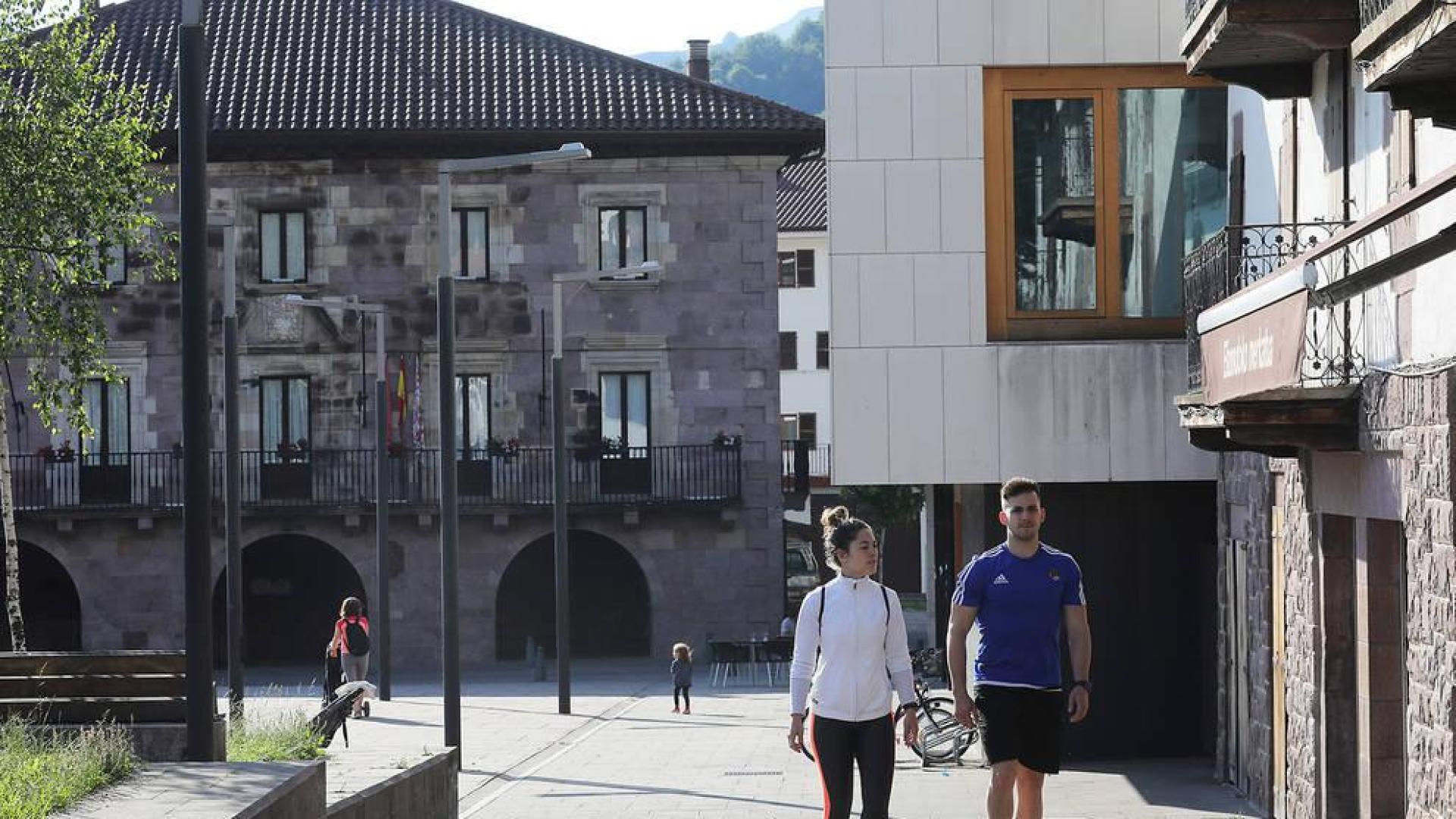 Baztan se dotará de una empresa pública para servicios de limpieza