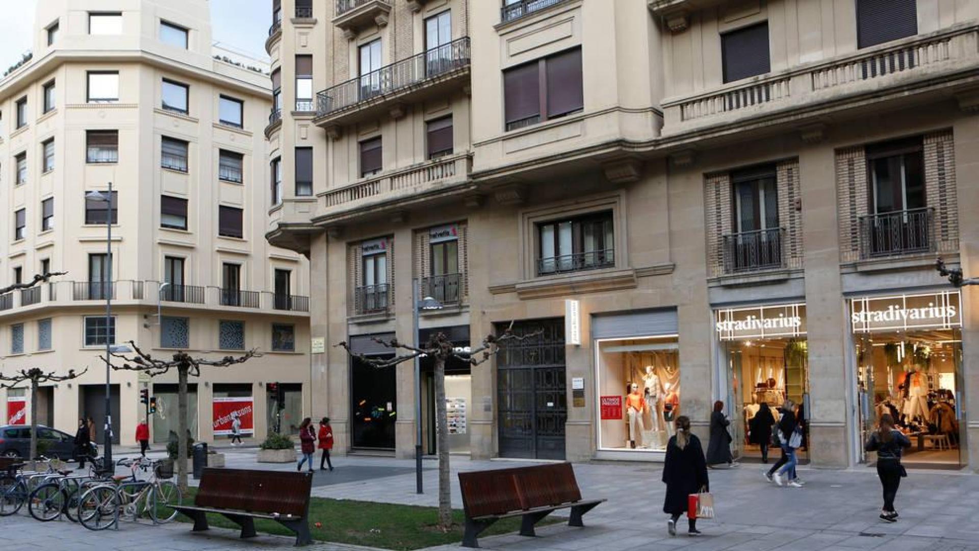 Las tiendas de moda se reubican en Cortes de Navarra y Carlos III