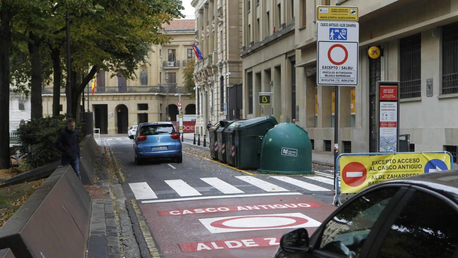 El tráfico por el Casco Antiguo de Pamplona desciende un 53% con el control de accesos