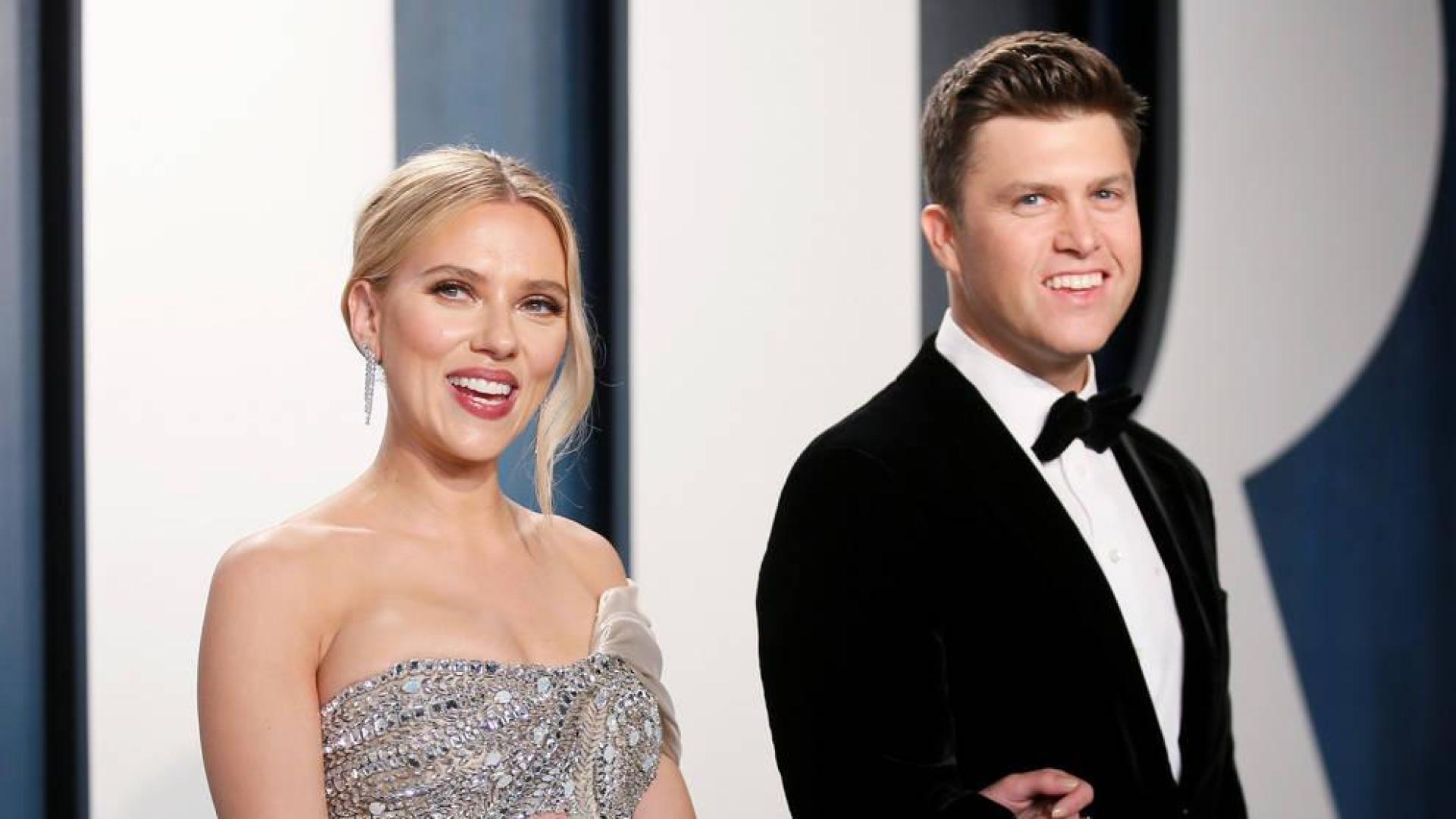 Scarlett Johansson se casa con el cómico Colin Jost en una "íntima ceremonia"