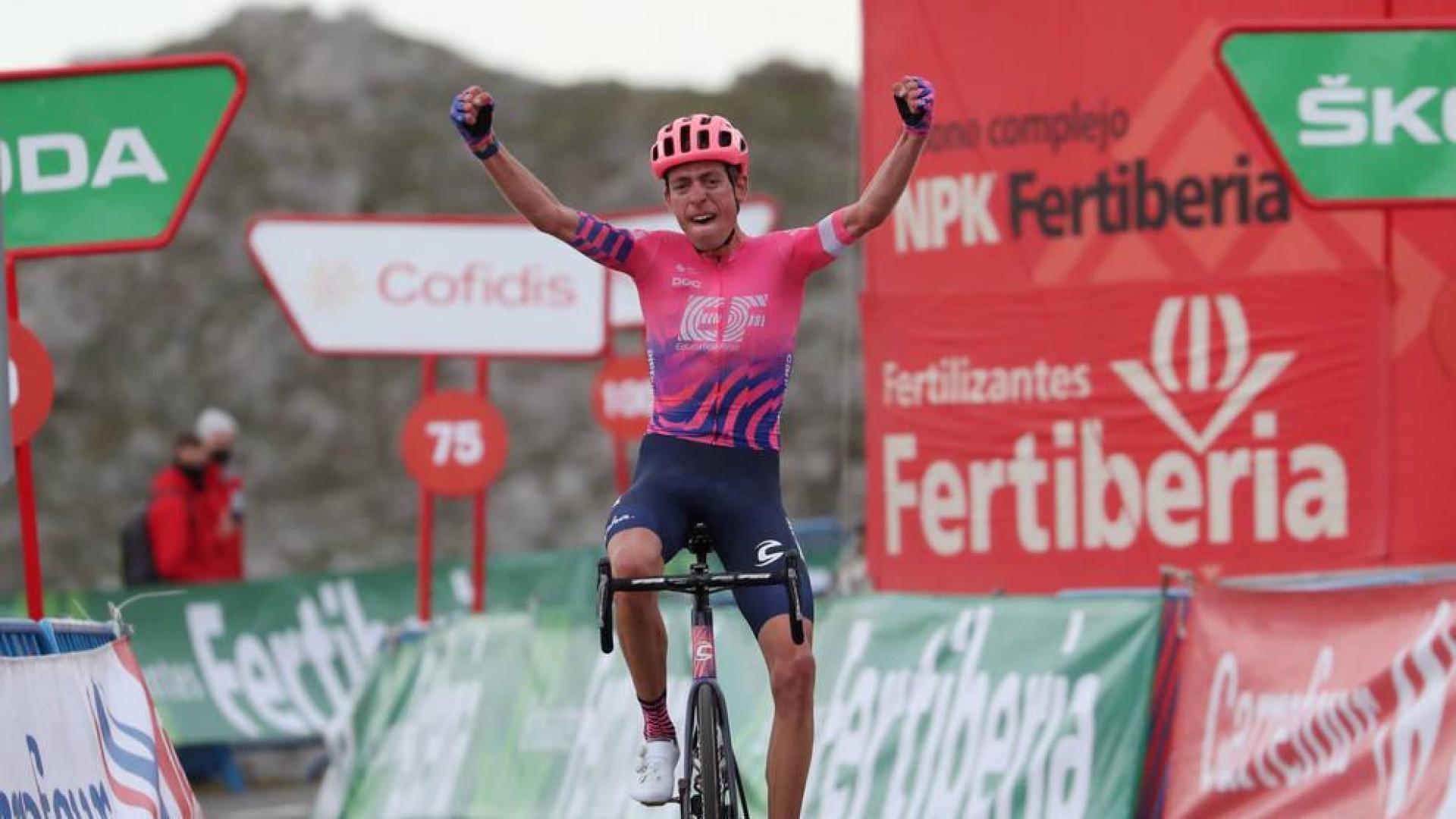 Carthy graba su nombre en el Angliru y Carapaz recupera el rojo