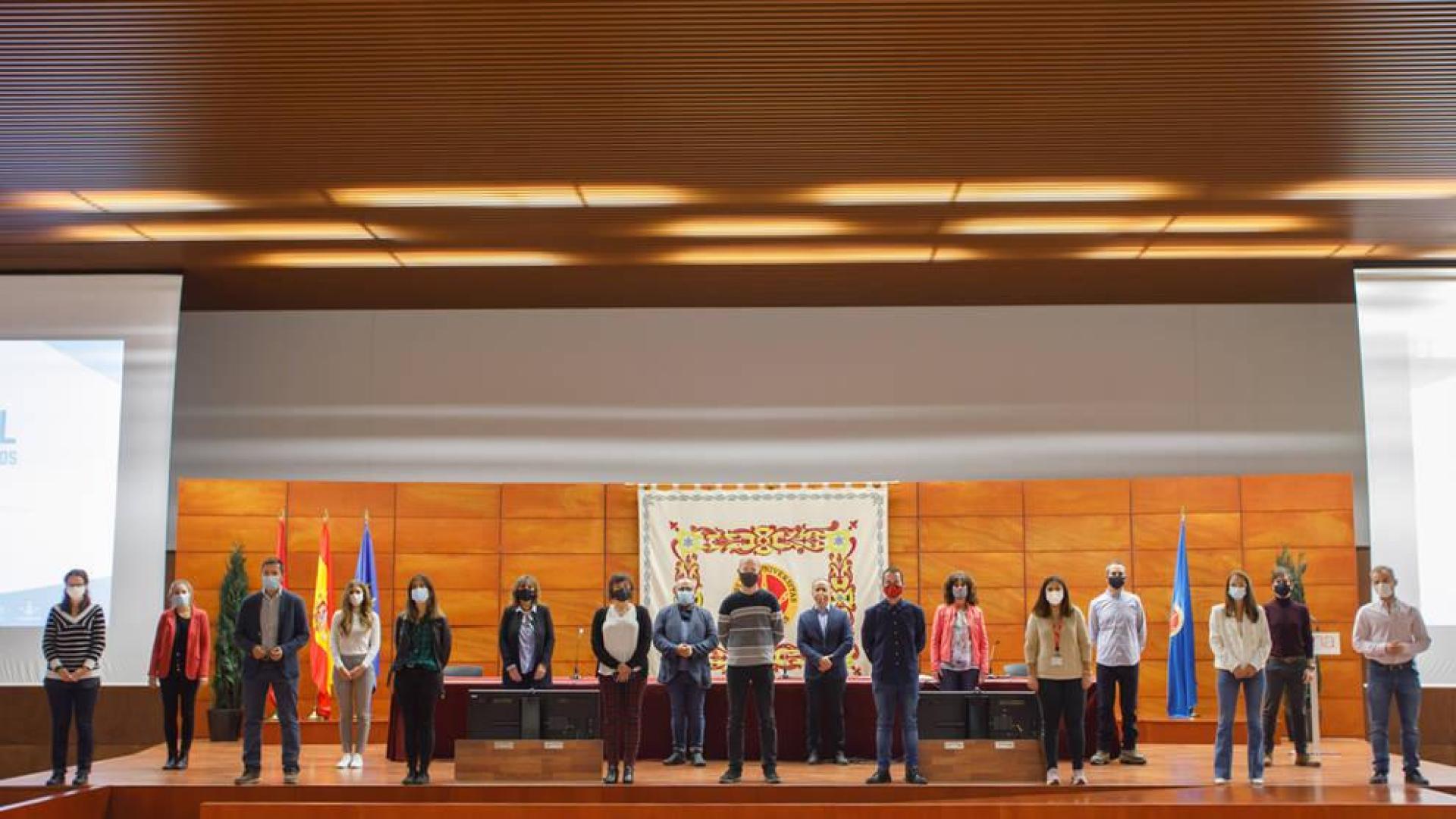 Miembros del jurado y participantes en la fase semifinal del certamen celebrada en la UPNA.