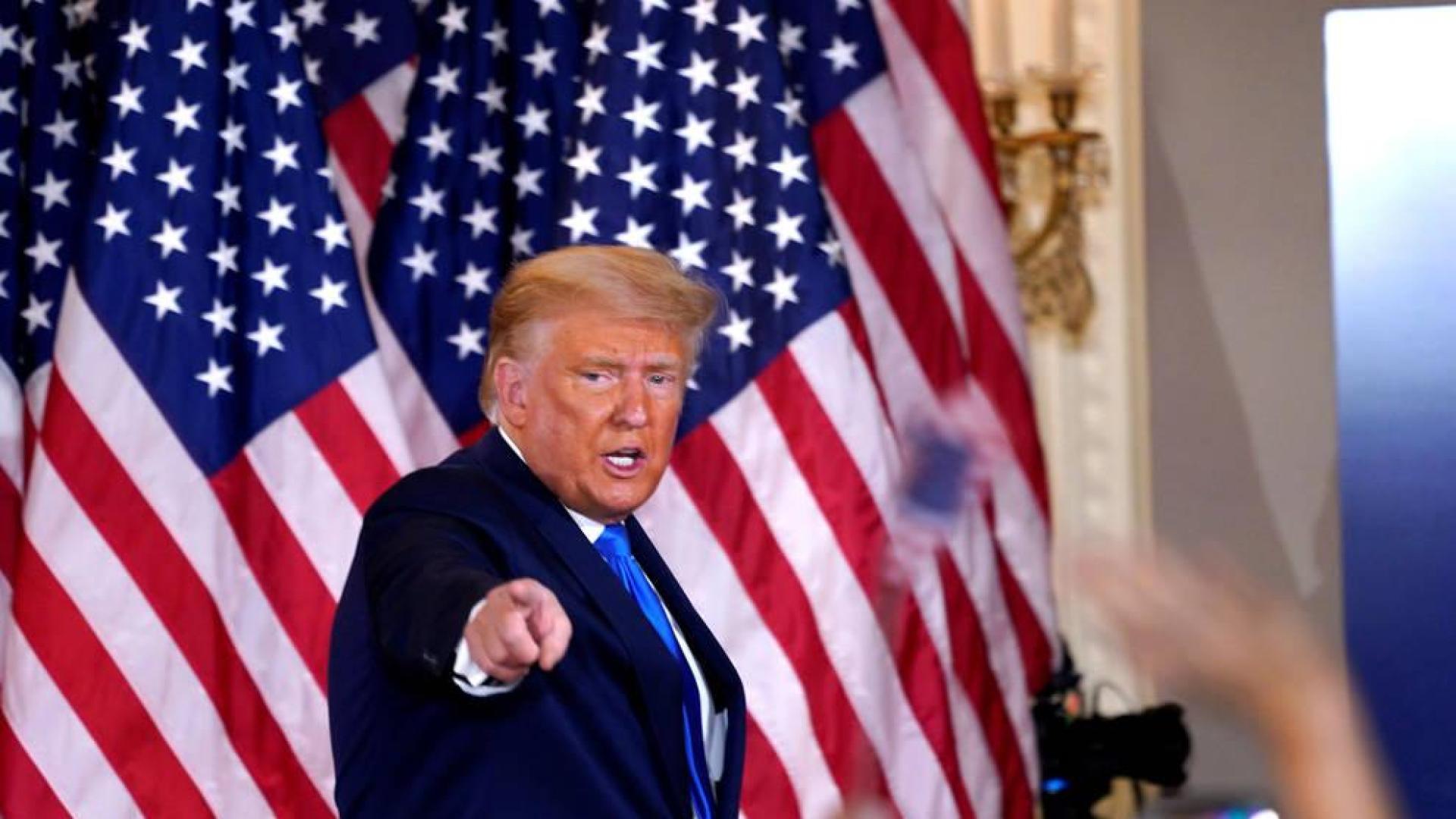 Donald Trump insiste en proclamarse vencedor a falta de cuatro estados