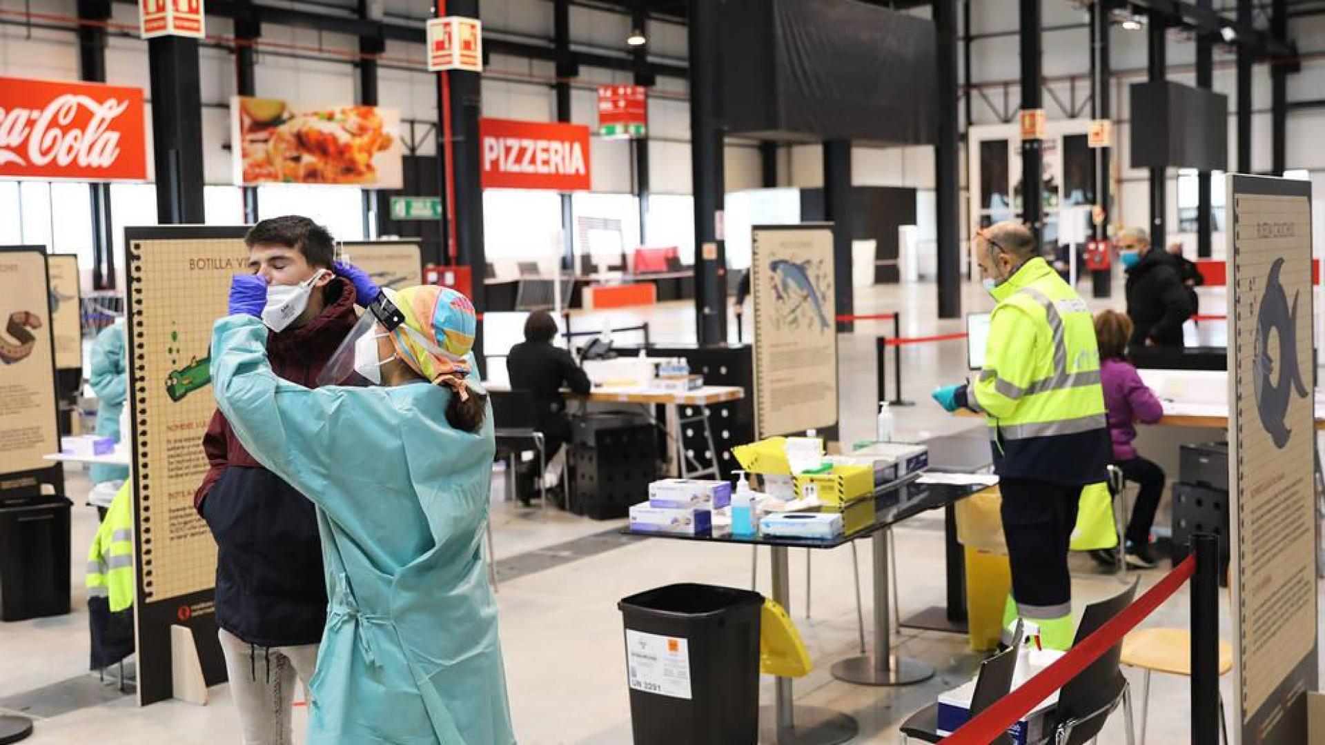Los contagios se estabilizan en Navarra con 329 nuevos casos en las últimas horas