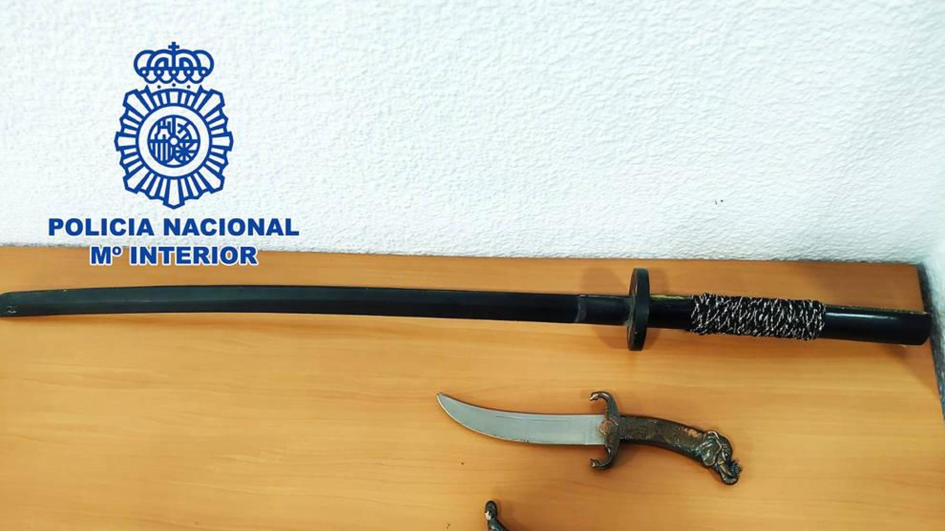 Detenido un joven por amenazar a varias personas con una catana en Almería