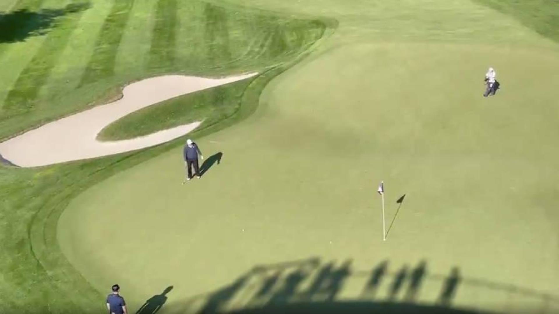 Trump, en un green de su club privado de golf.