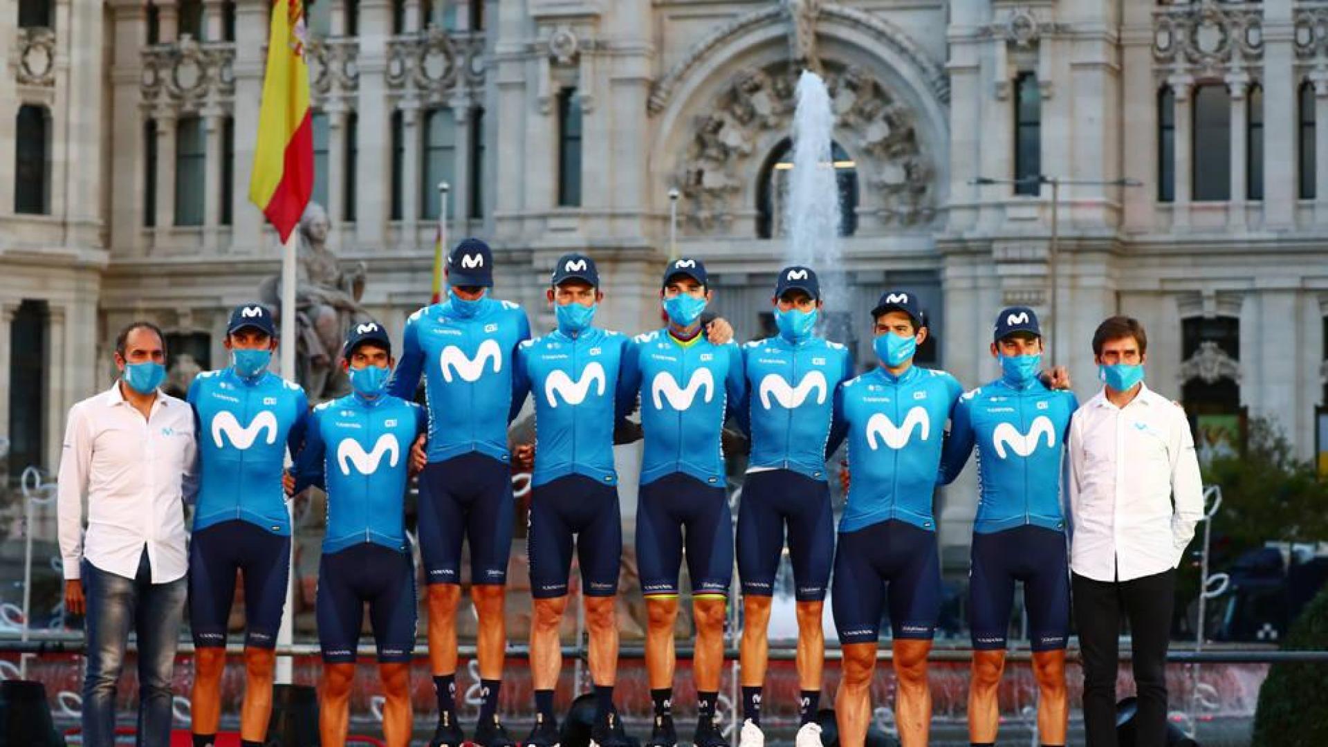 El Movistar Team, en el podio de la Vuelta a España como ganador por equipos.