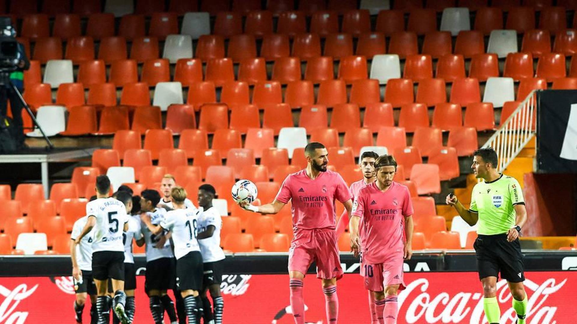 El Valencia golea al Real Madrid