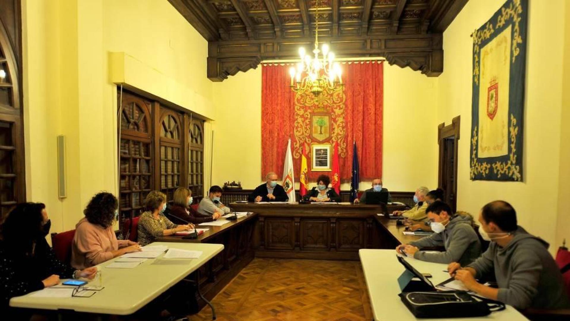 Olite sube la contribución un 1,3% y aplica “subidas mínimas” de tasas