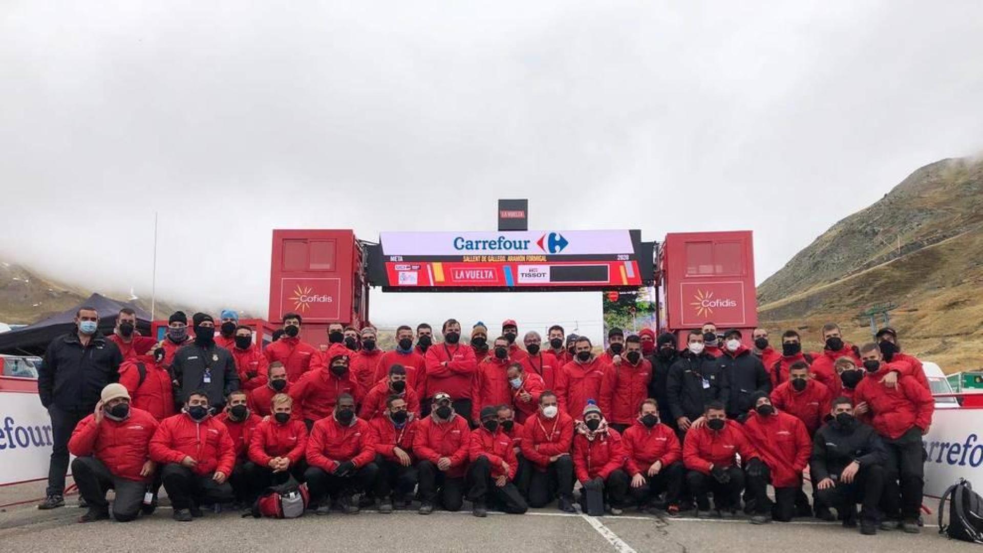 El equipo de M2 eventos que ha trabajado en la Vuelta a España el dá que la carrera llegaba a Formigal.