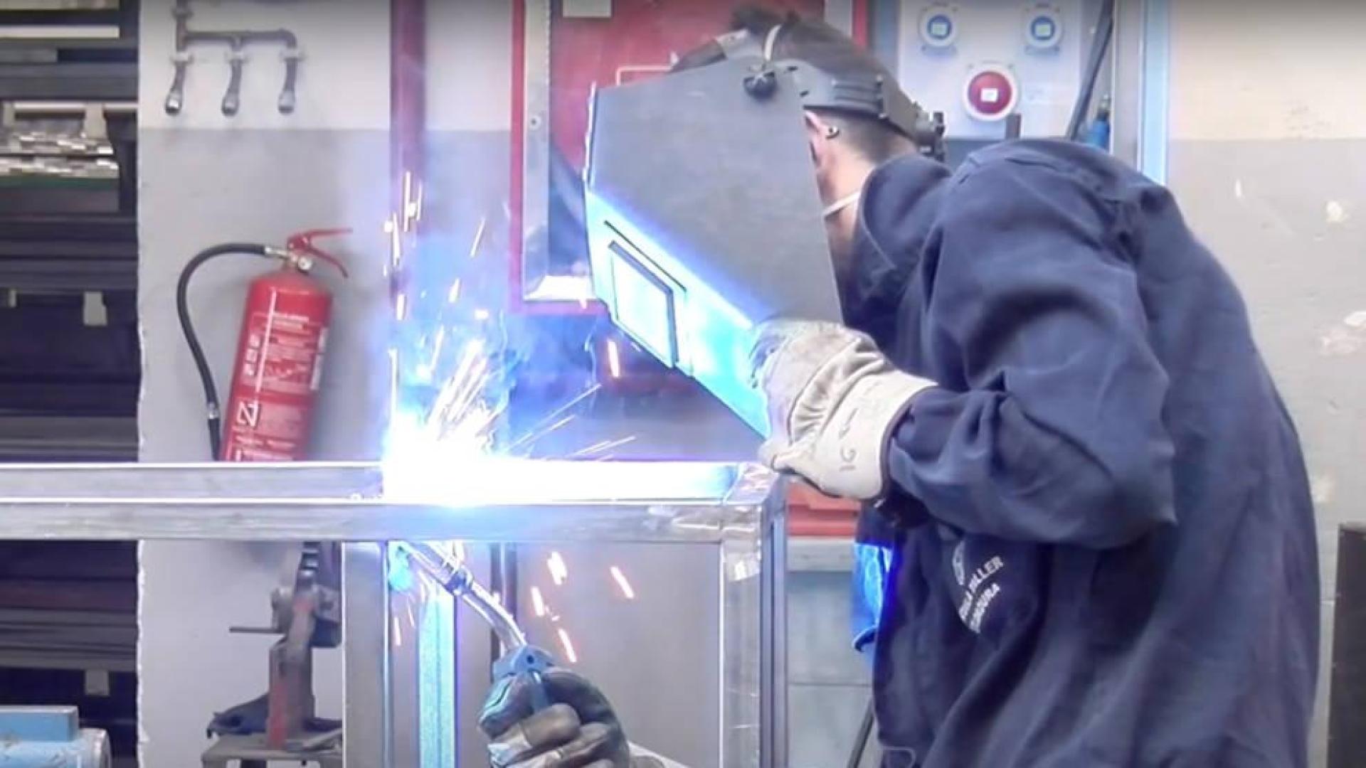 Una veintena de alumnos en la escuela taller de soldadura de Pamplona