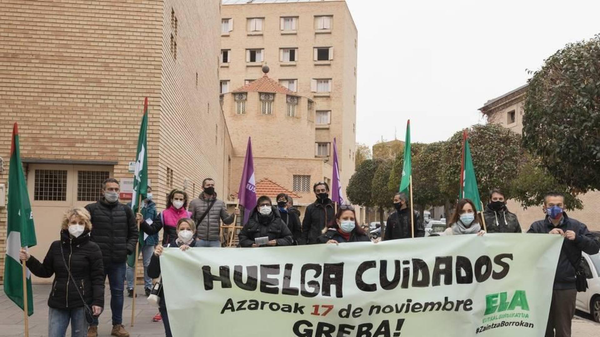 Trabajadoras de residencias de la Ribera reivindican "cuidados de calidad"