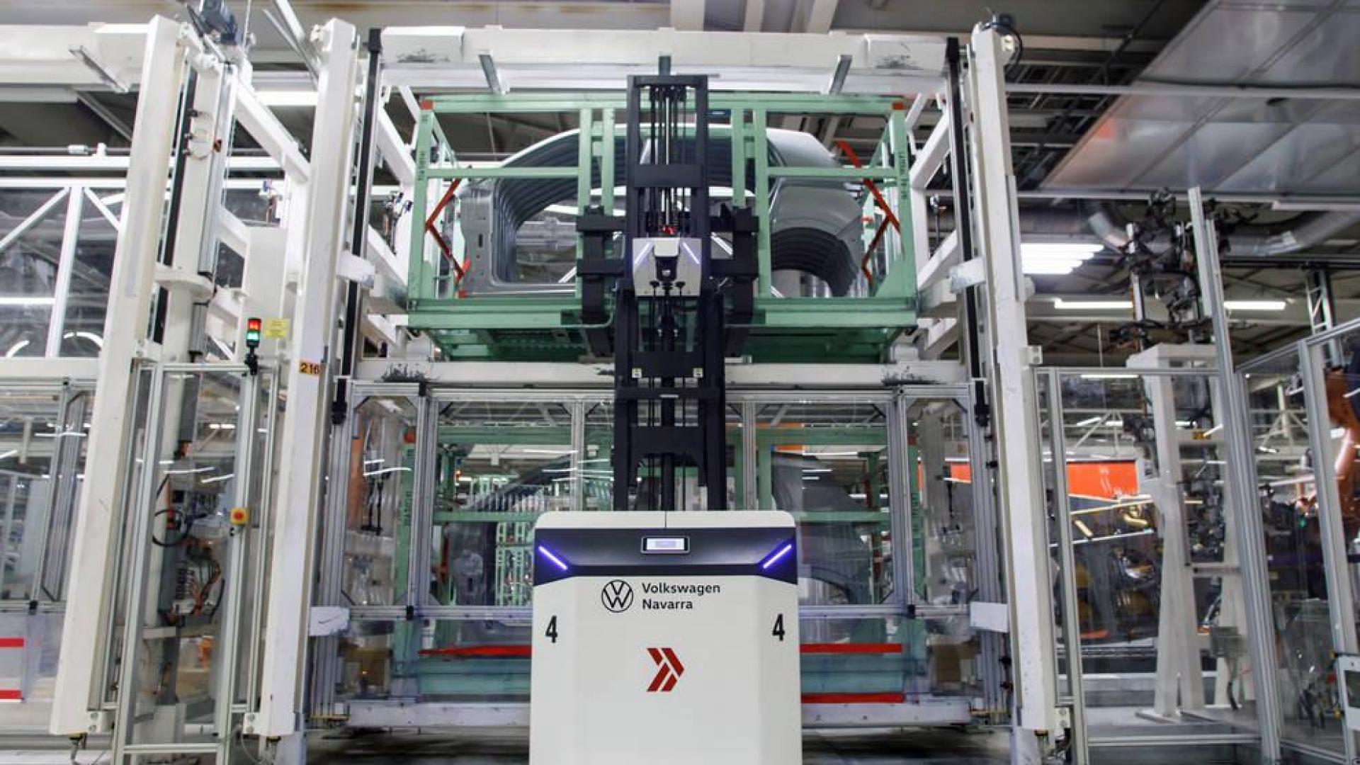VW Navarra incorpora cuatro vehículos autónomos al taller de chapistería