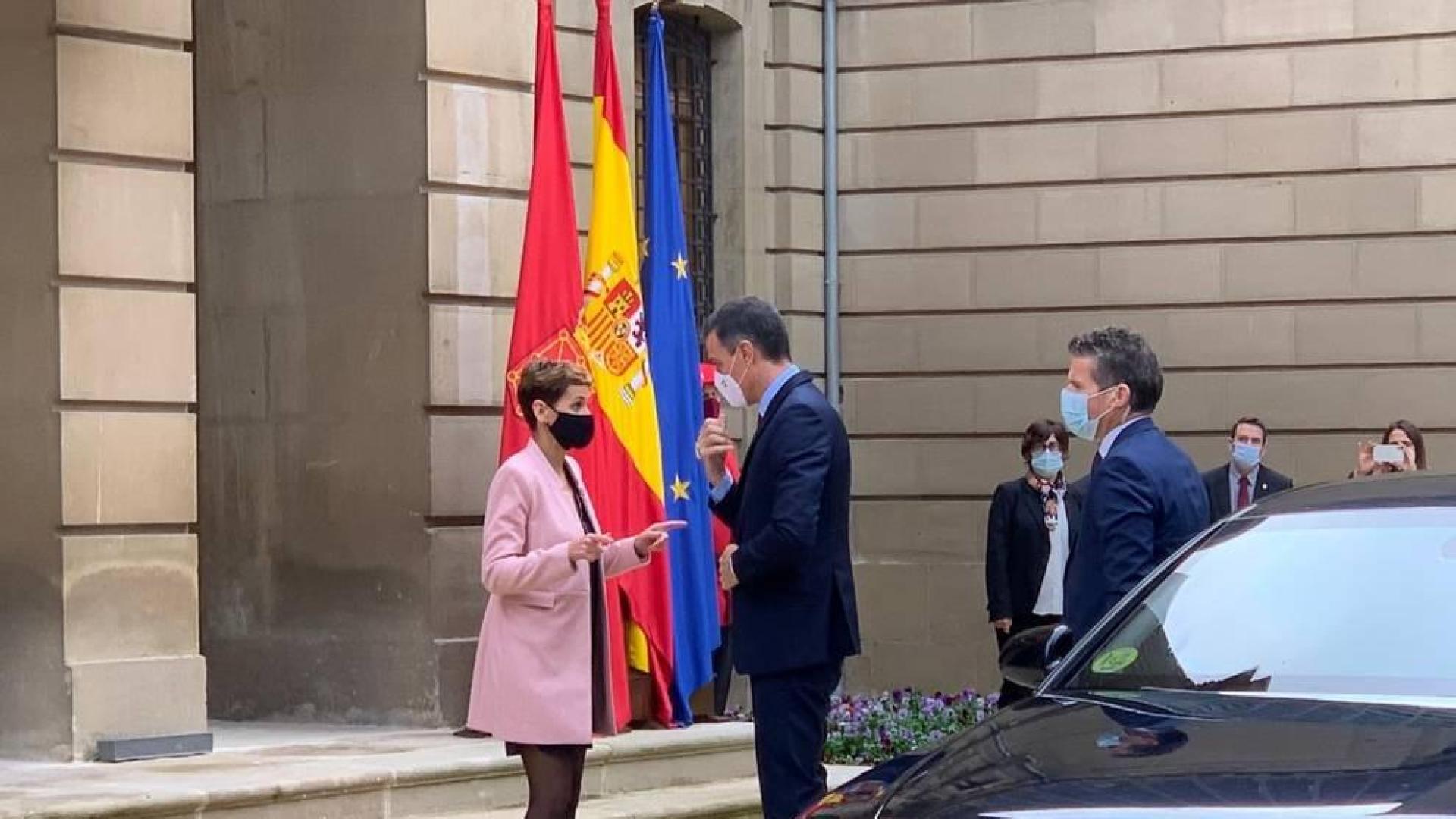 Chivite estrena puesta en escena en el Palacio de Navarra para recibir a Sánchez