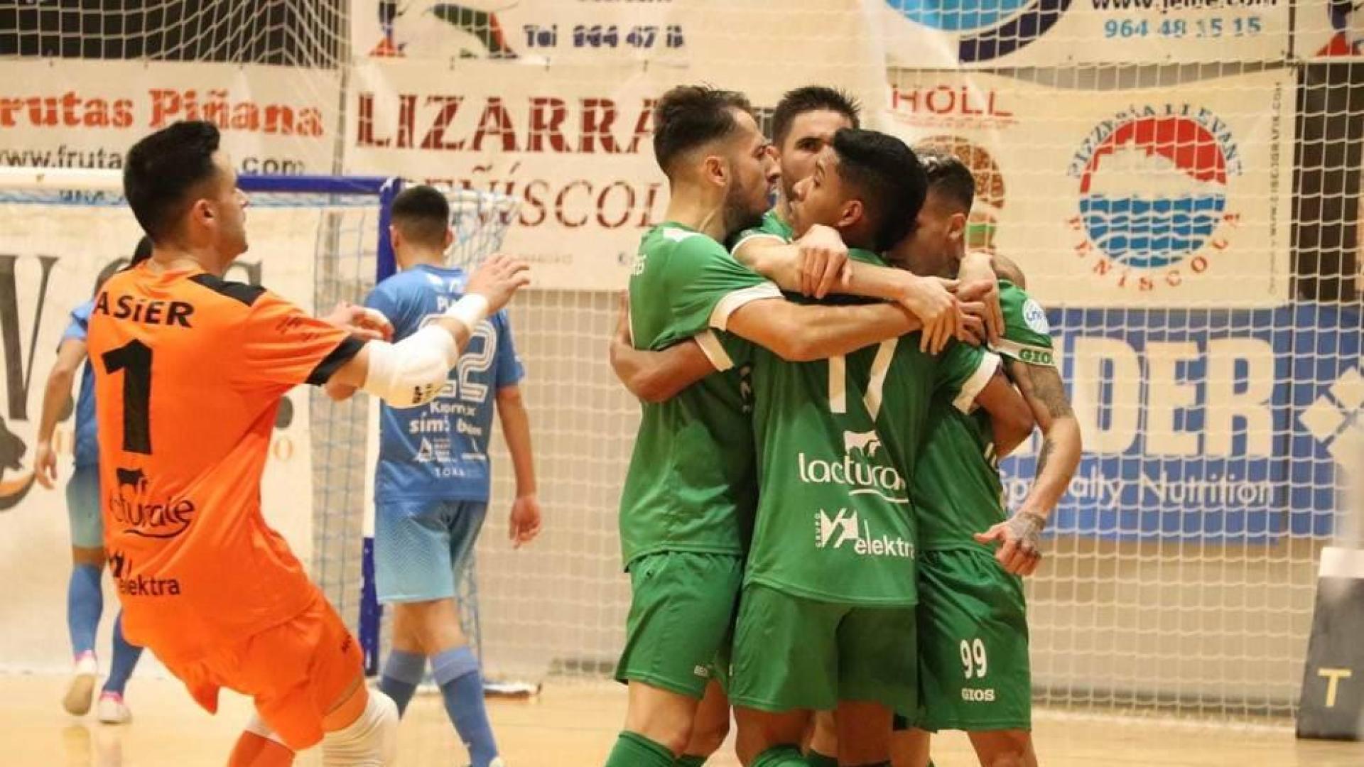 Osasuna Magna da un paso más ante el Peñíscola