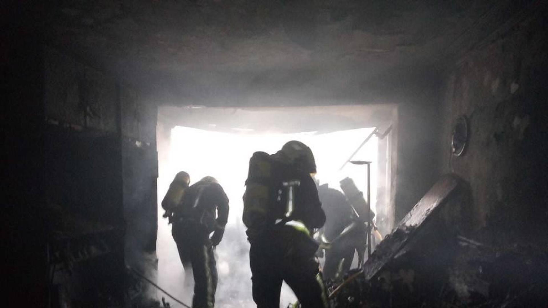 Una persona intoxicada por el incendio de su vivienda en Pamplona