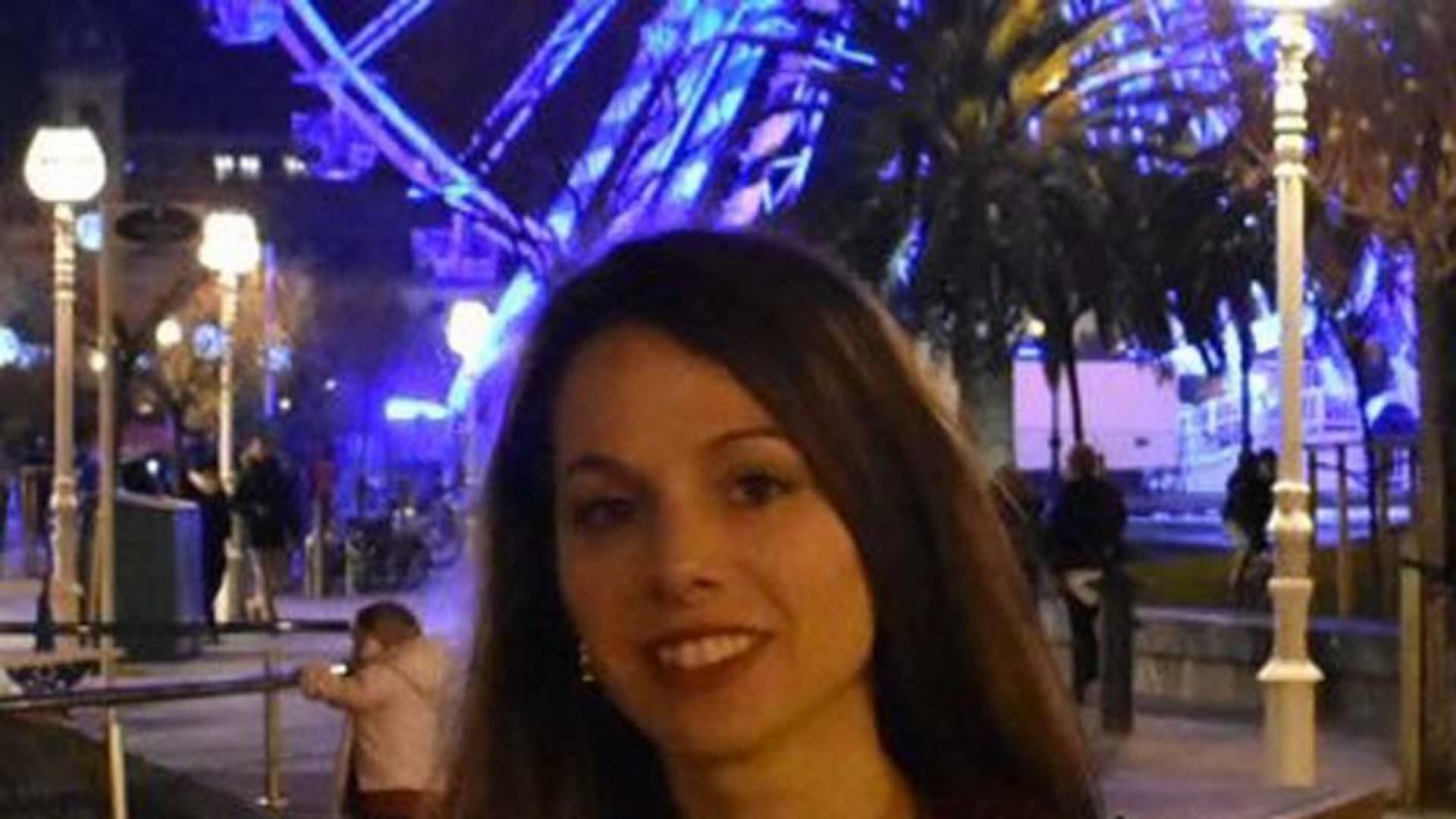 Lide Aguirre muestra el lado oscuro de una ciudad luminosa