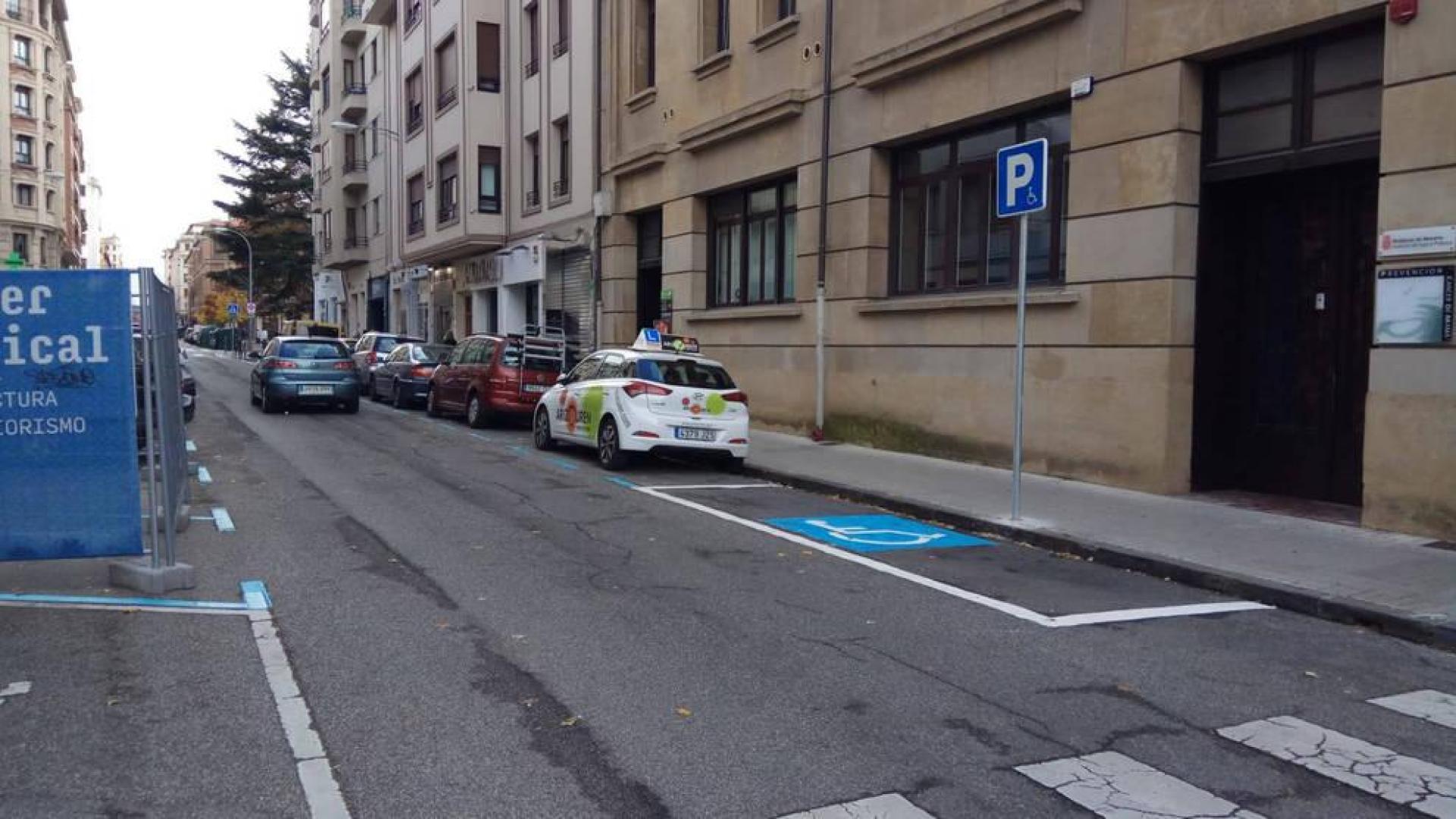 La ordenanza de Movilidad 'traba' el aparcamiento en Ensanche e Iturrama