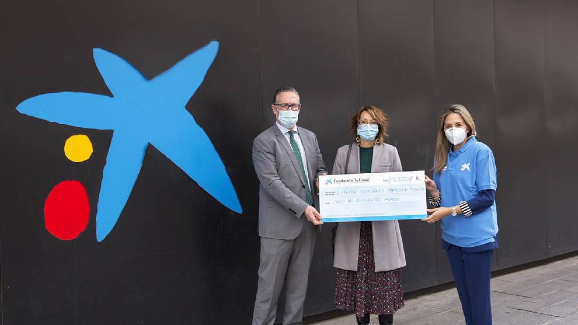 CaixaBank entrega a Cáritas Navarra 3.500 euros de la Semana Social Digital
