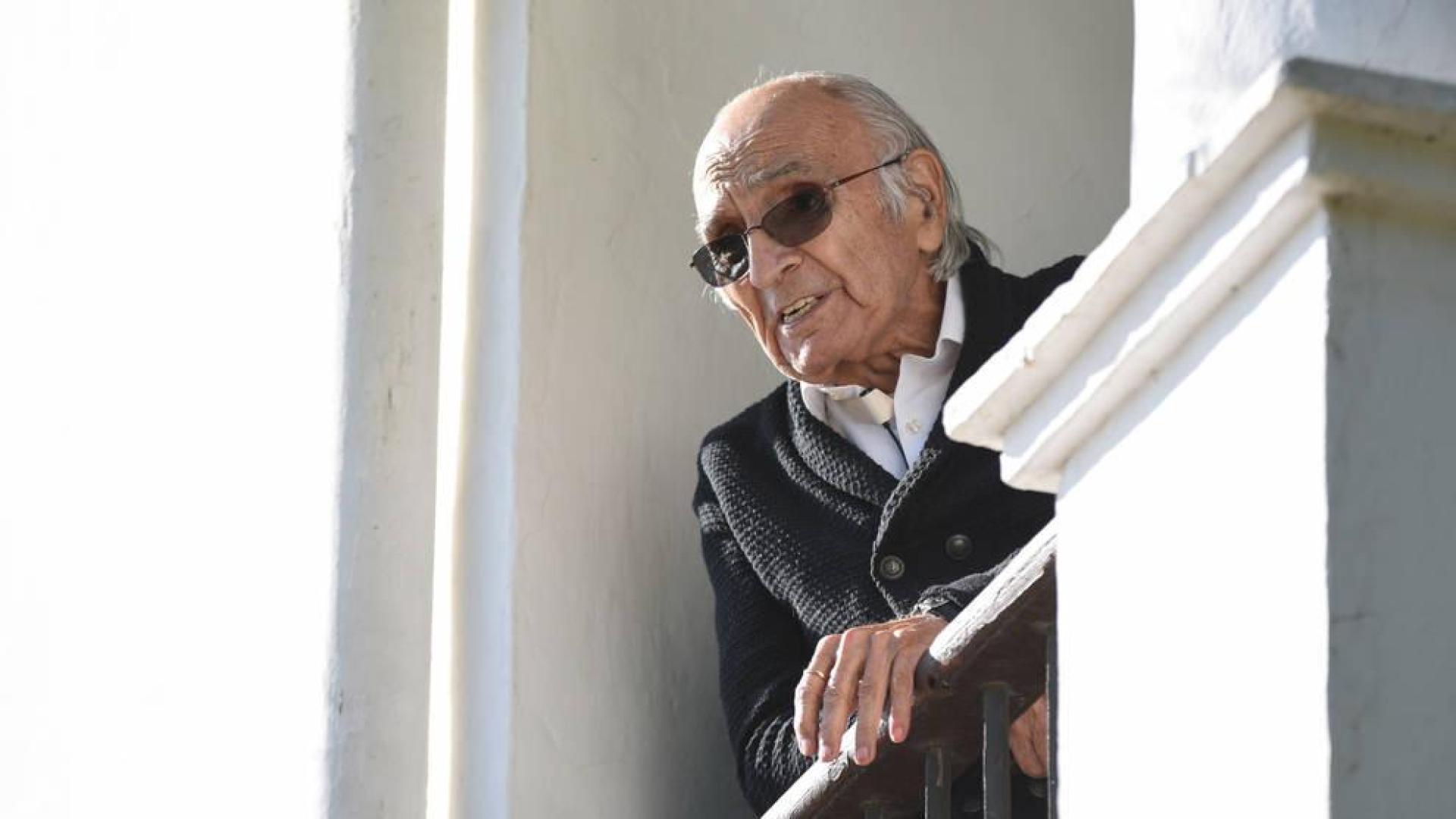 El poeta Francisco Brines celebra en su casa que se le ha otorgado el Premio Cervantes 2019