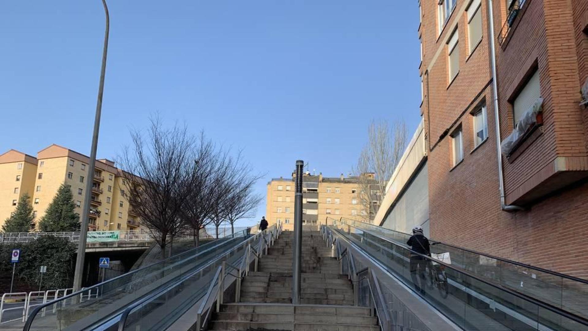Un día más, problemas en las escaleras mecánicas de Azpilagaña