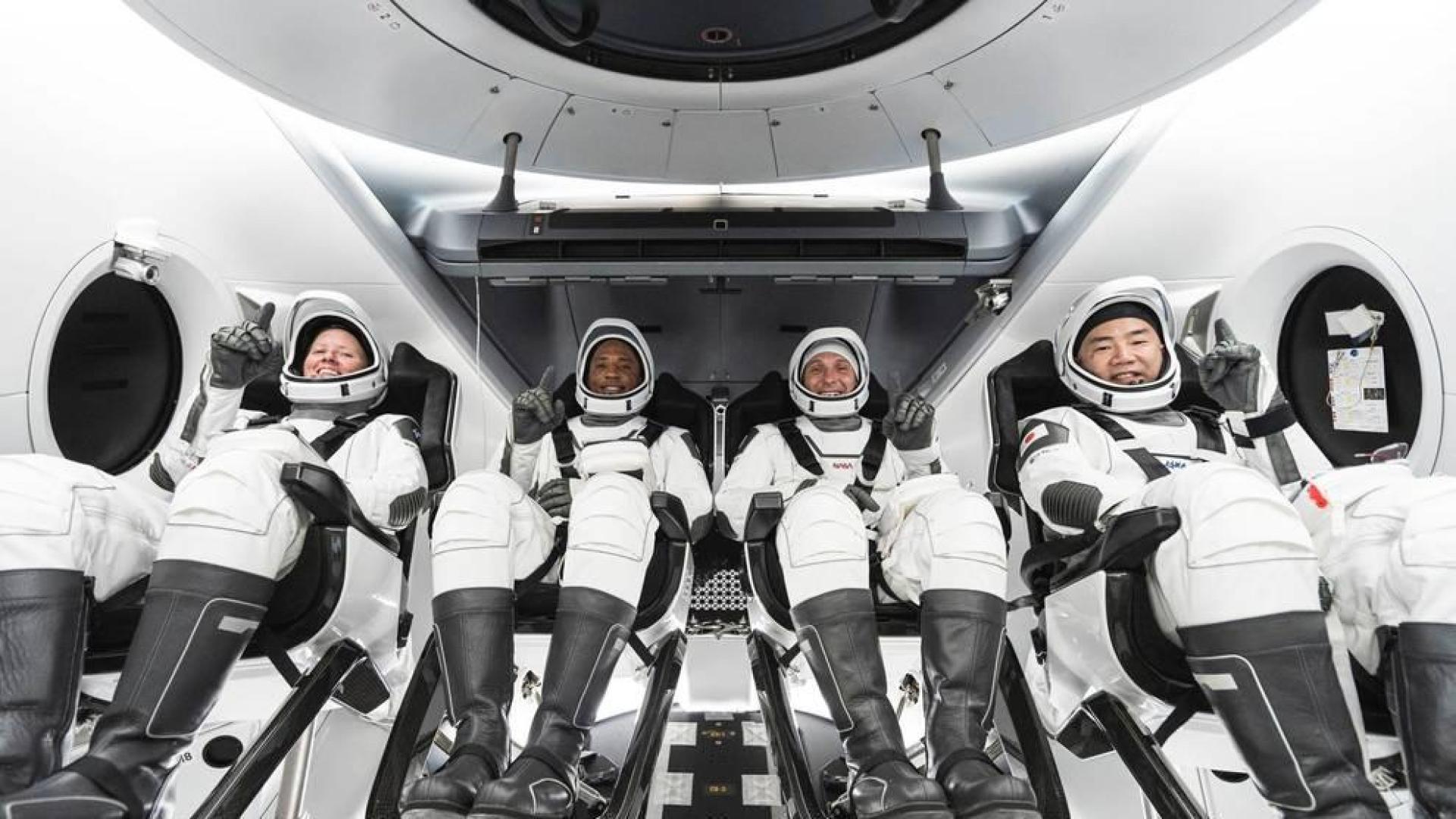 La nave de SpaceX llega con éxito a la Estación Espacial Internacional