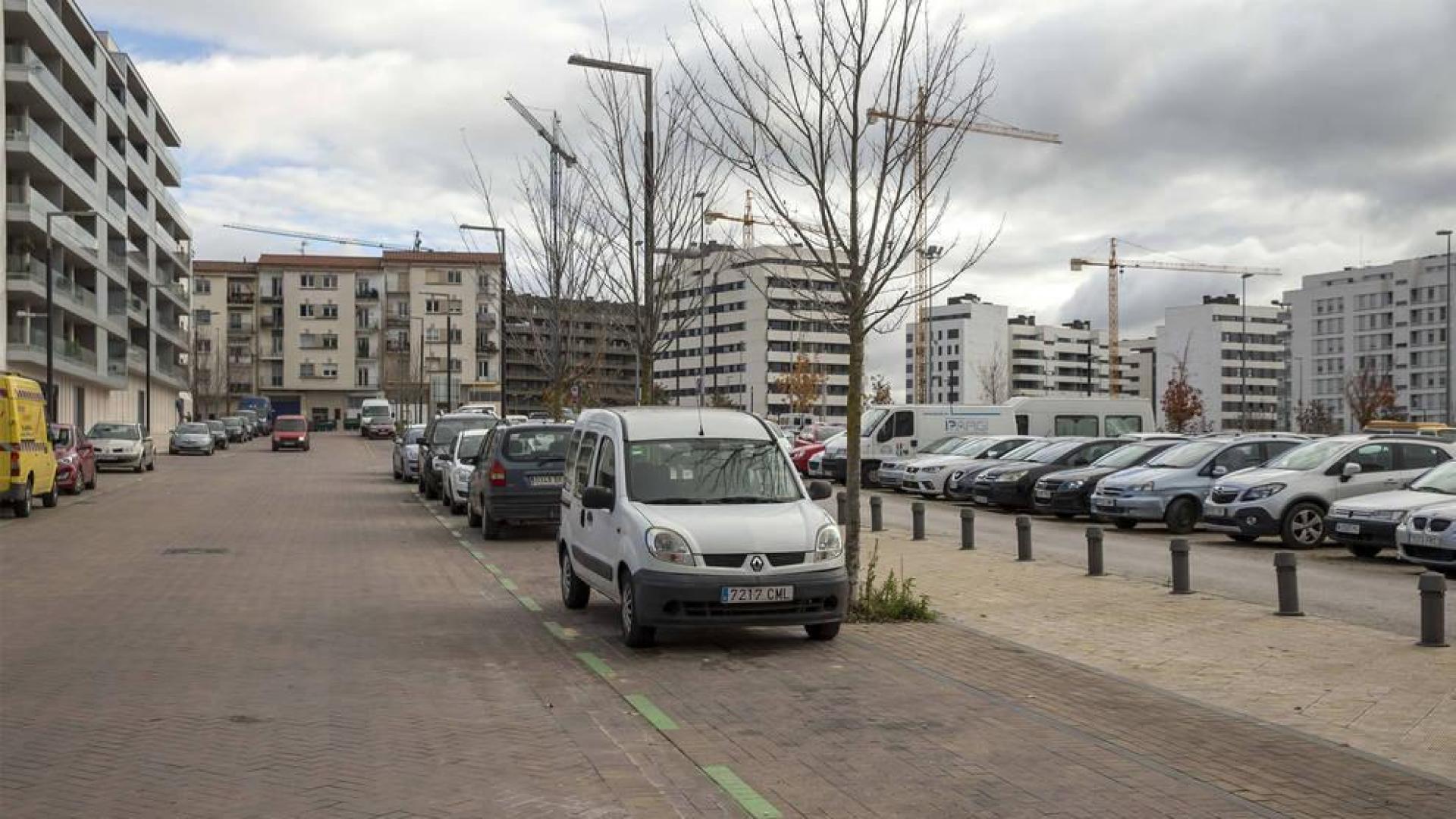 Imagen de varias de las nuevas plazas de zona verde en la Milagrosa.