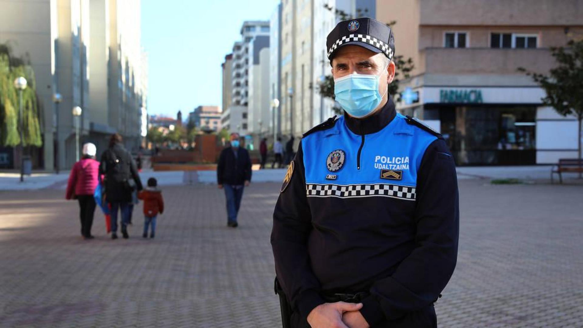 Carlos Eransus: el policía que buscó ocupación y encontró servicio