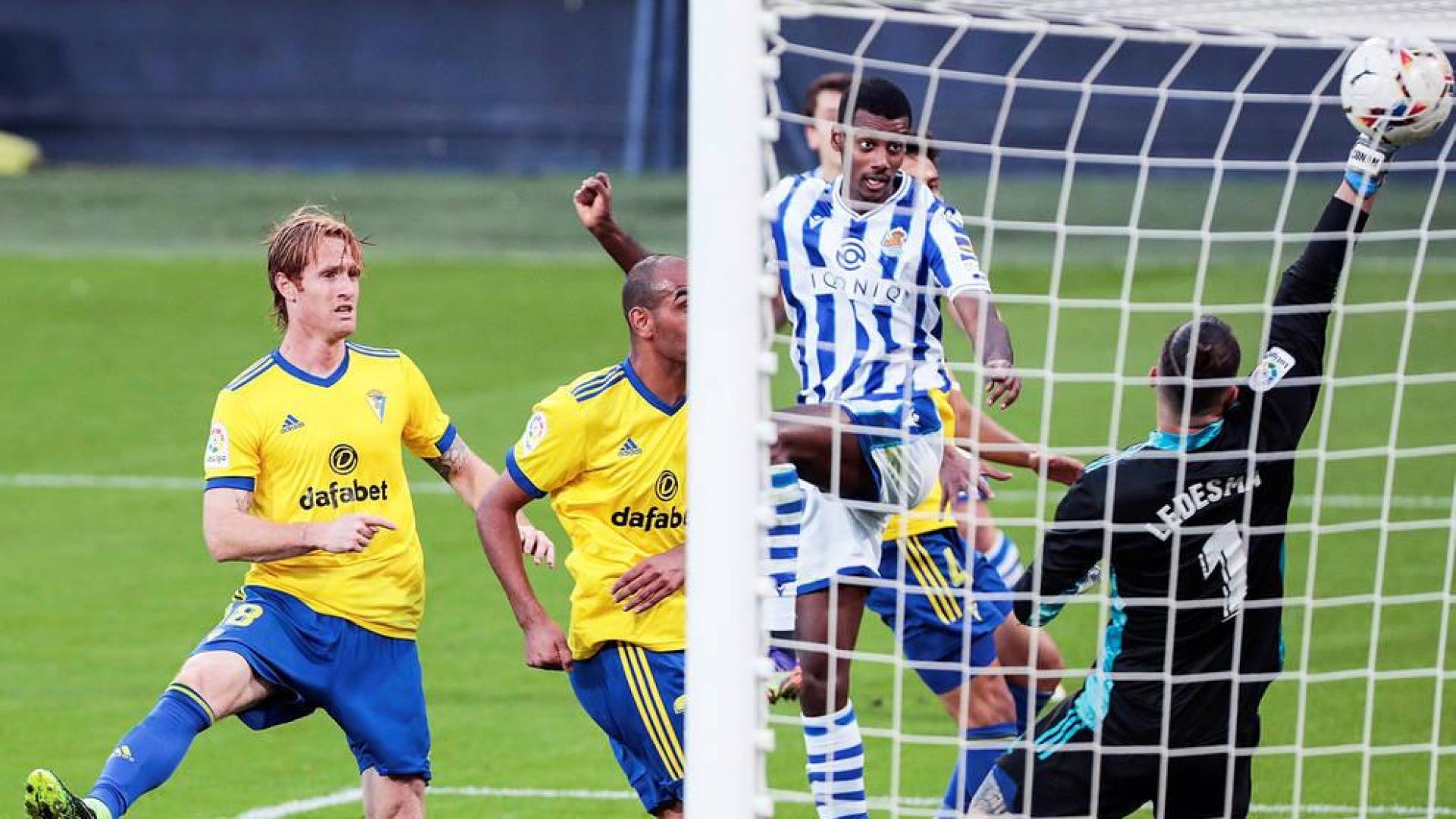 Isak apuntala el liderato de la Real Sociedad