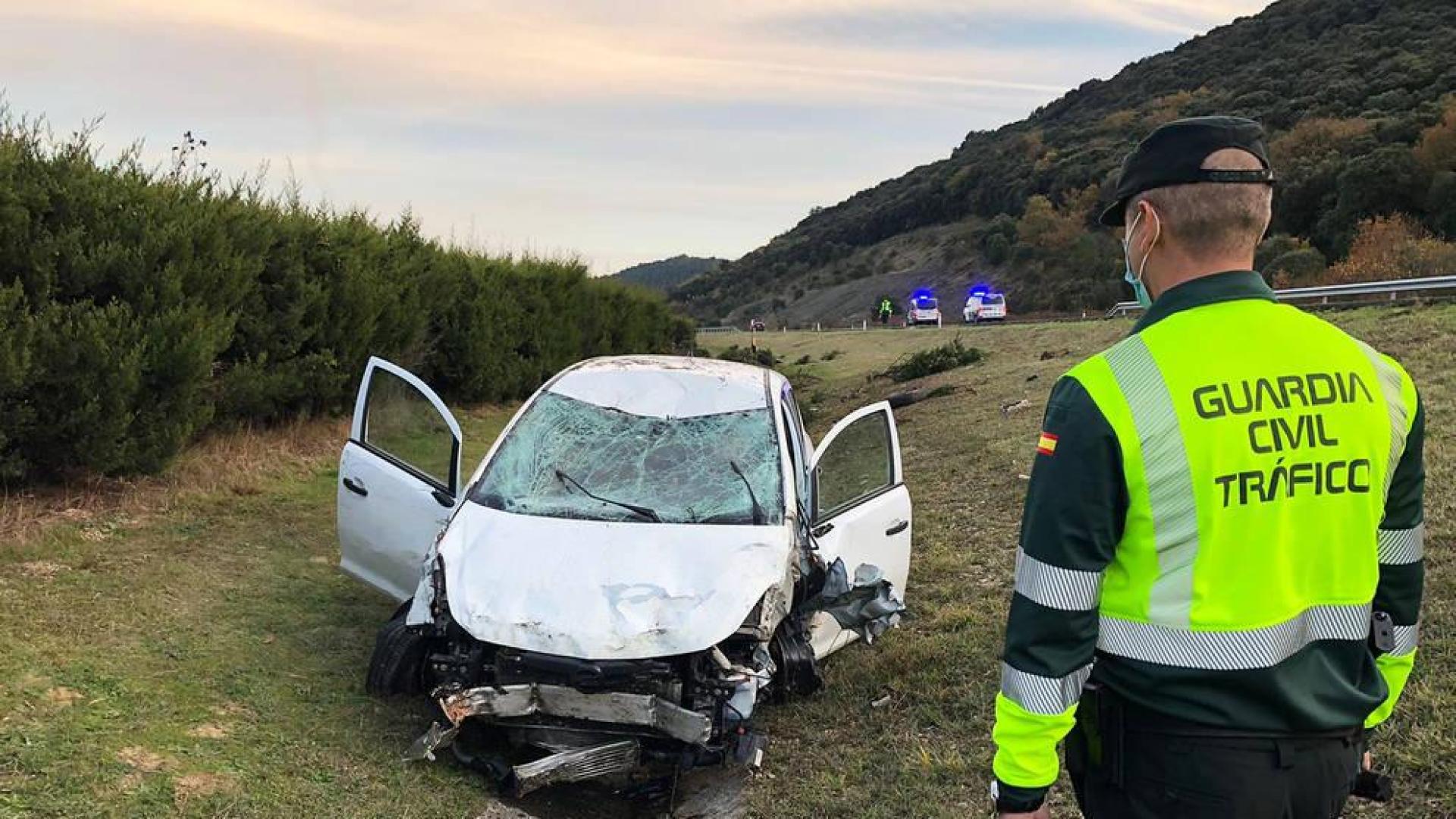Dos heridos tras sufrir una salida de vía en la AP-15 en Iza