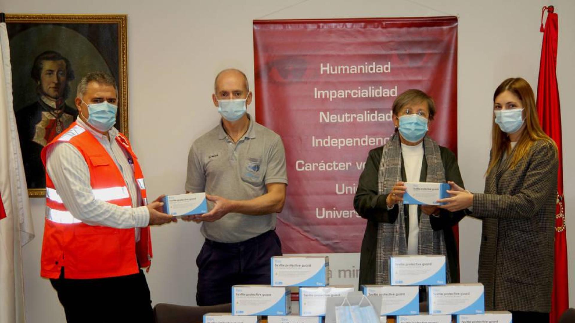La empresa Irumold dona 24.000 mascarillas más a Cruz Roja