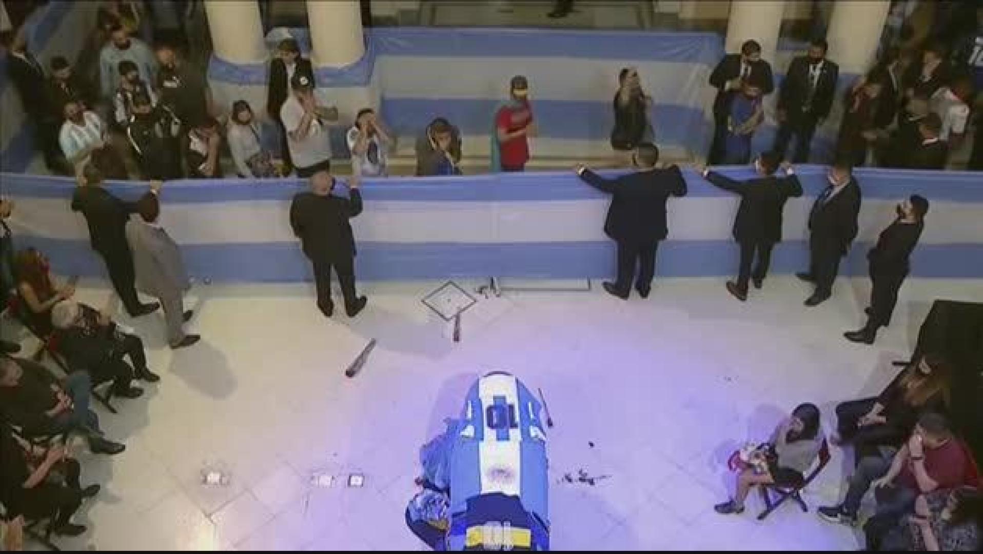 Vídeo: El adiós a Maradona en mitad de la pandemia