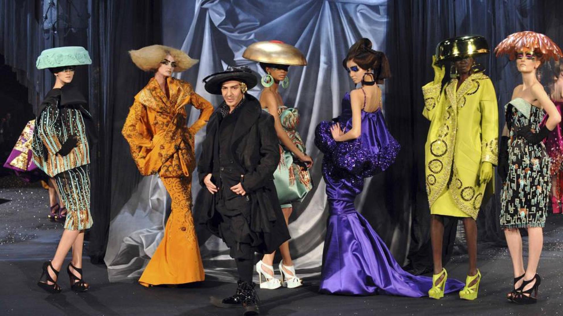 John Galliano cumple 60 años alejado de su etapa más catastrófica