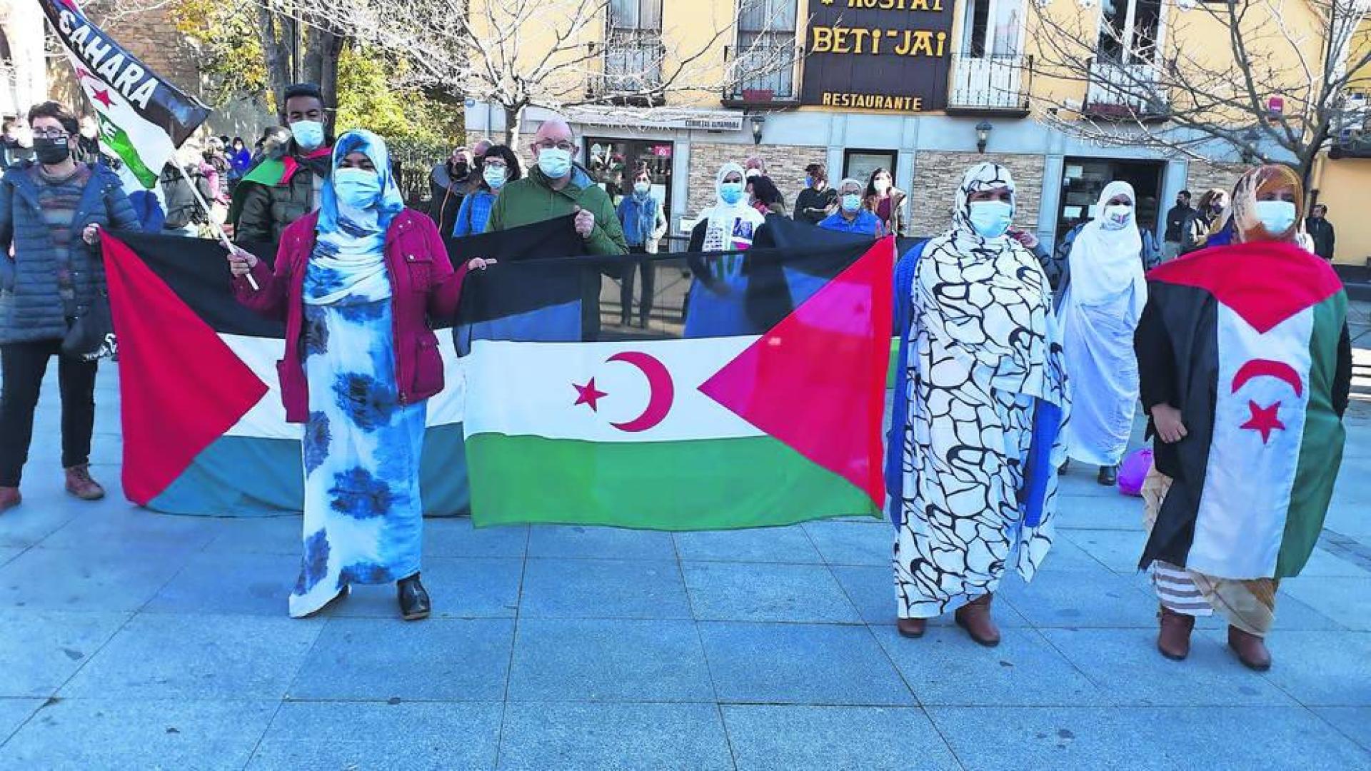 La concentración se realizó en Aoiz porque aquí se congrega la mayor colonia saharaui en Navarra.