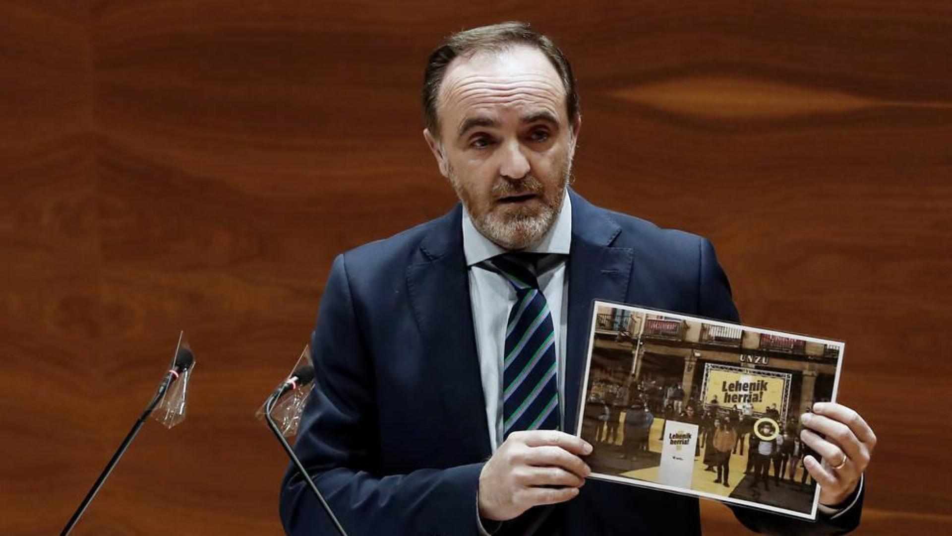 NA+ y PSN unen sus votos defendiendo una Navarra foral integrada en España