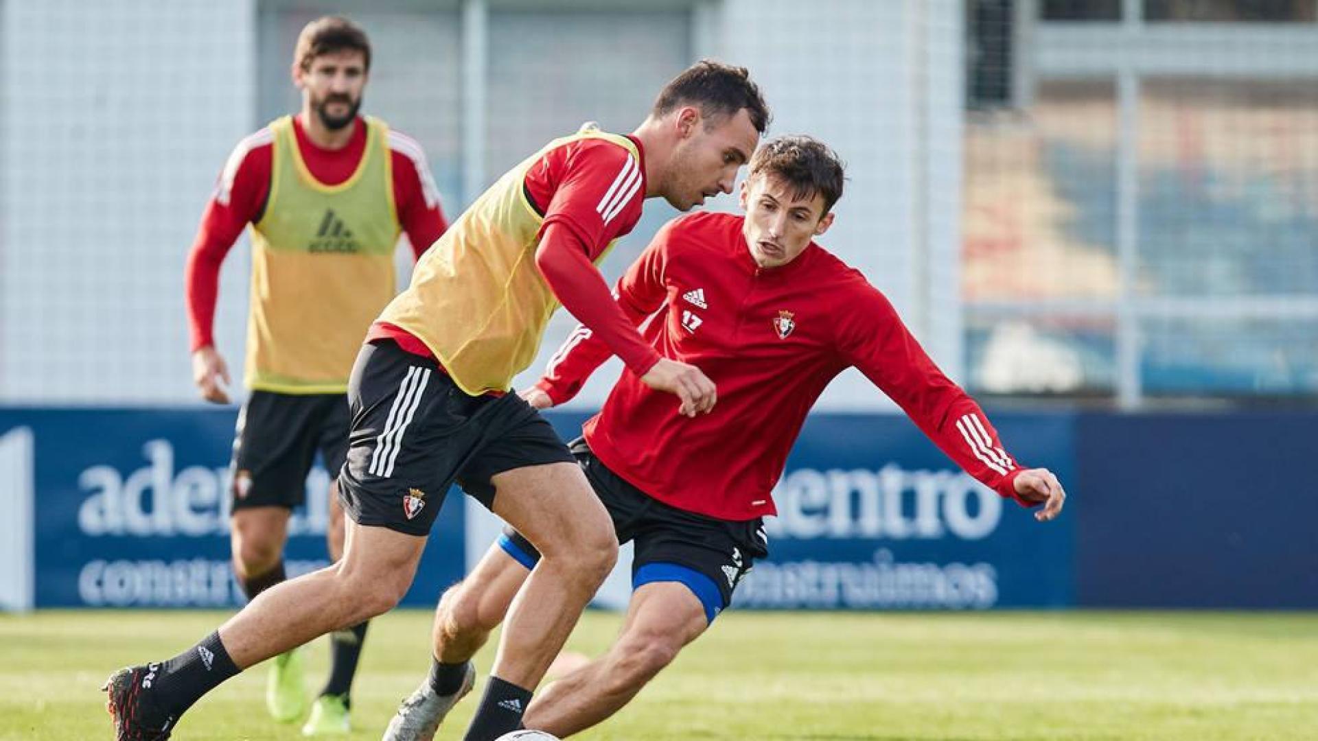 Íñigo Pérez se ejercita con menor carga en la segunda sesión preparatoria para recibir al Betis