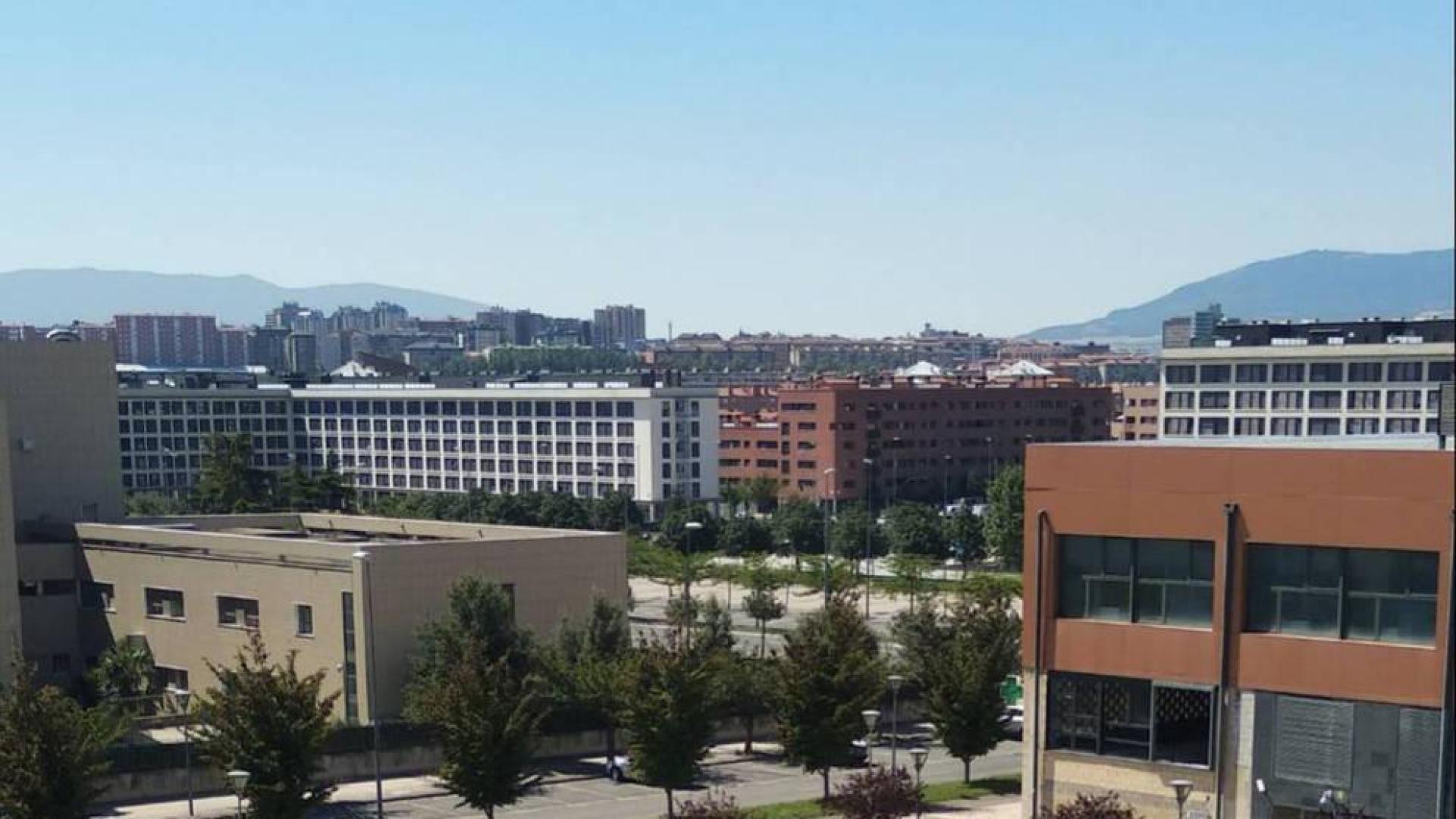 Vecinos critican “dejación” en la avda Zaragoza, 40